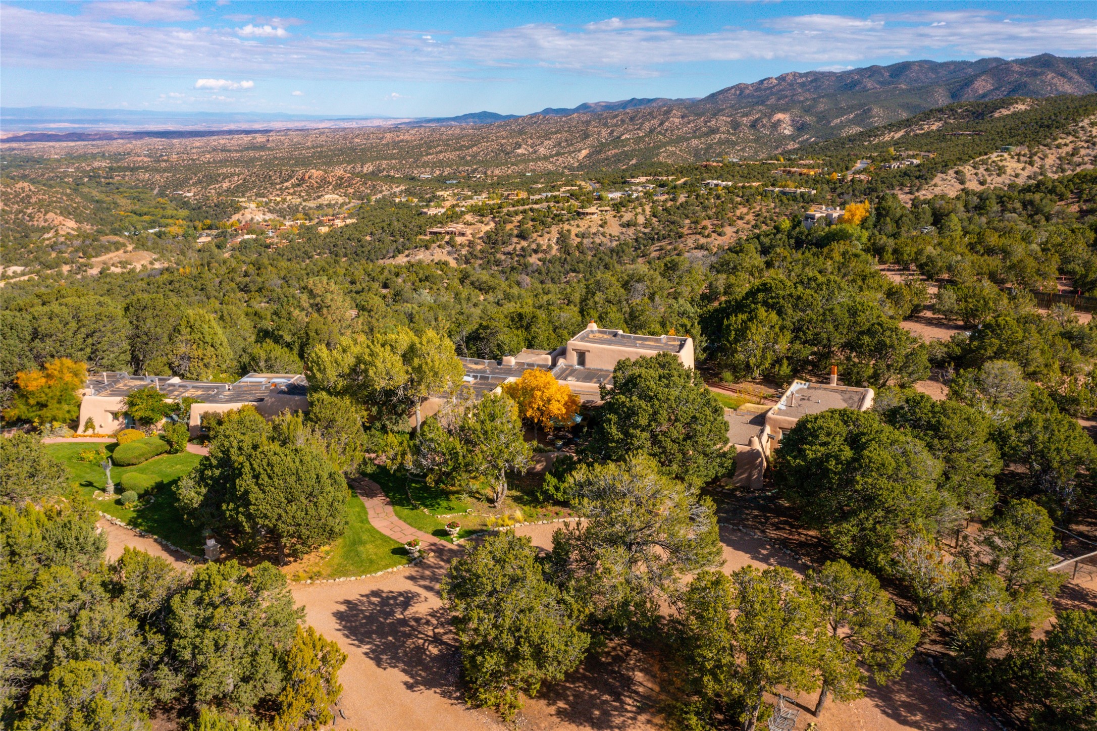 185 Brownell Howland, Santa Fe, New Mexico 87501, 5 Bedrooms Bedrooms, ,6 BathroomsBathrooms,Residential,For Sale,185 Brownell Howland,202341636