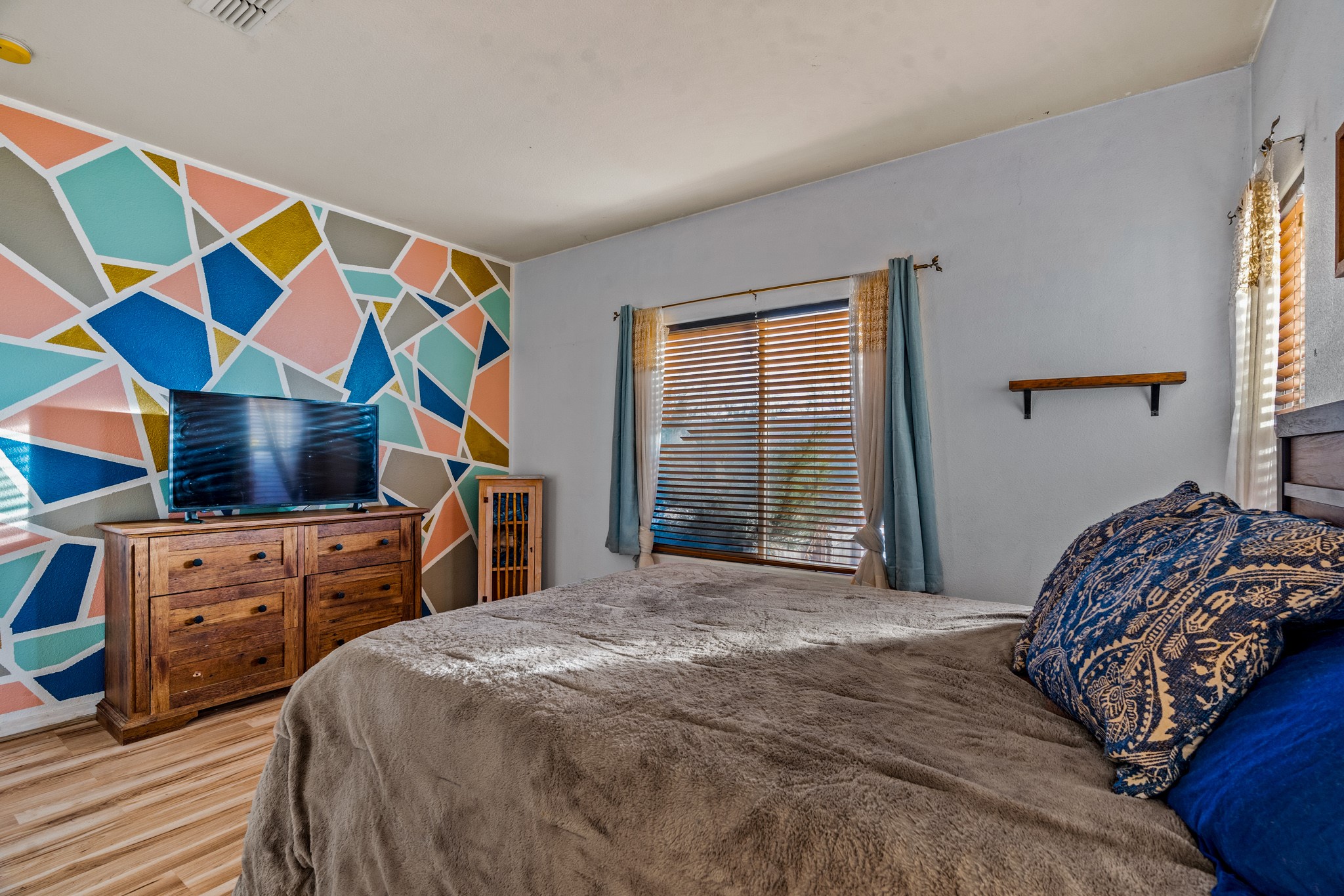 4717 Solecito Loop, Santa Fe, New Mexico 87507, 3 Bedrooms Bedrooms, ,2 BathroomsBathrooms,Residential,For Sale,4717 Solecito Loop,202342097