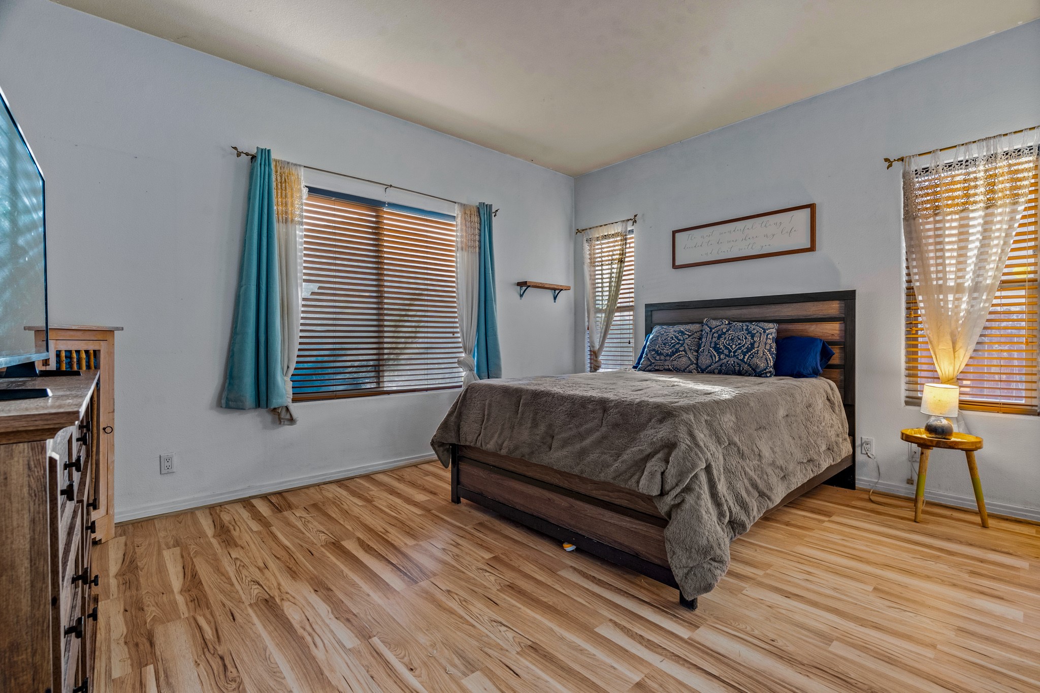 4717 Solecito Loop, Santa Fe, New Mexico 87507, 3 Bedrooms Bedrooms, ,2 BathroomsBathrooms,Residential,For Sale,4717 Solecito Loop,202342097