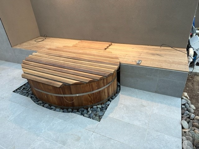 Japanese Ofufo tub