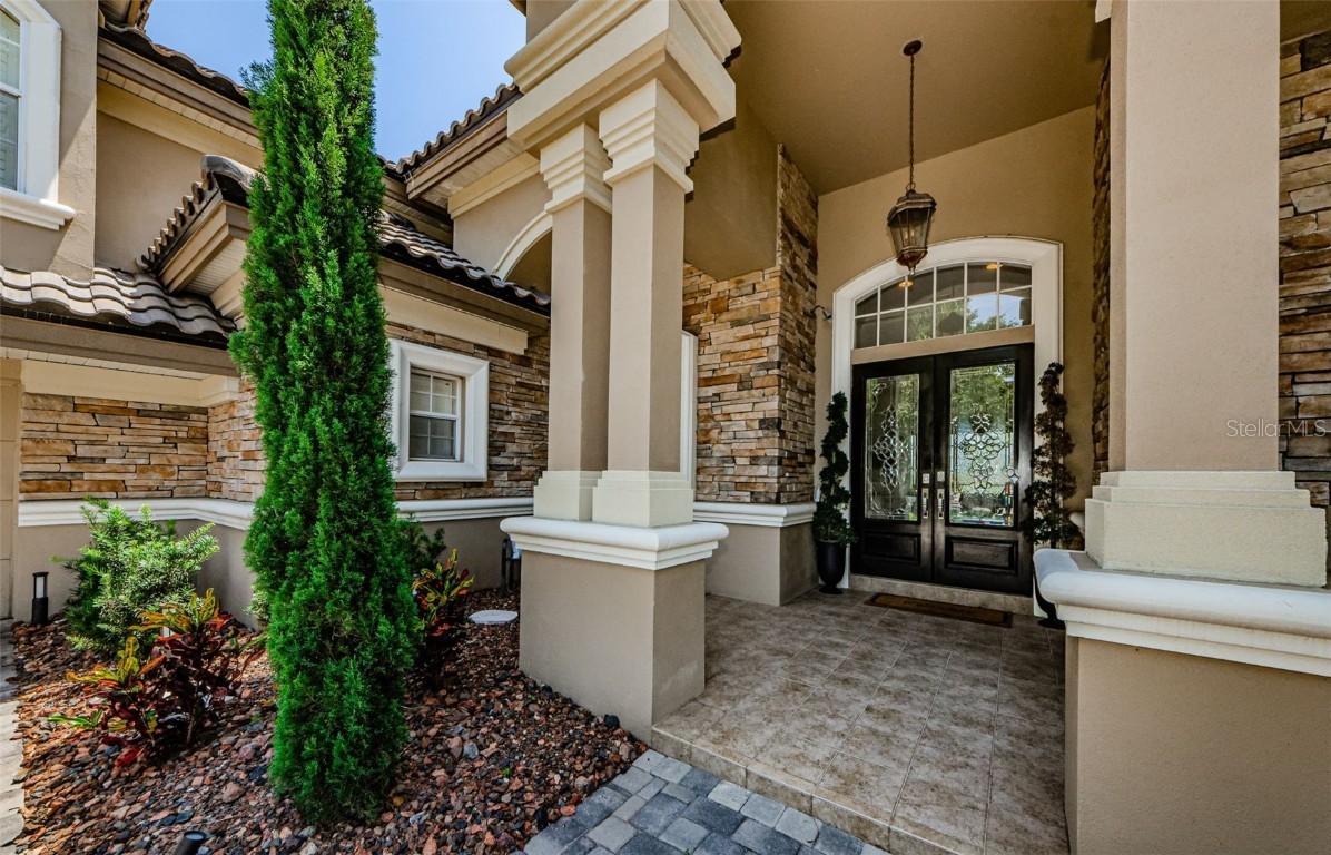 Listing photo id 10 for 9643 Milano Drive