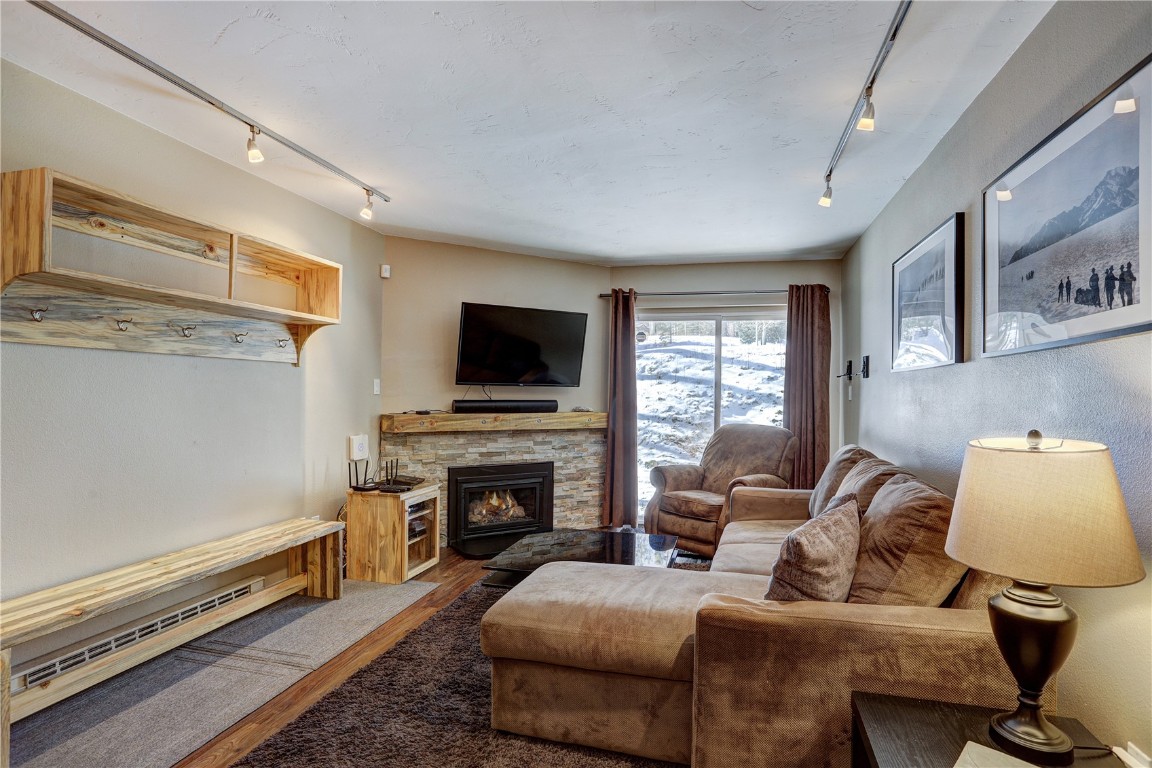 Fully remodeled Grandview. Walking distance to ski in/out access on the Four O' Clock run. Permitted parking for 2 cars. Excellent opportunity for a weekend ski retreat.