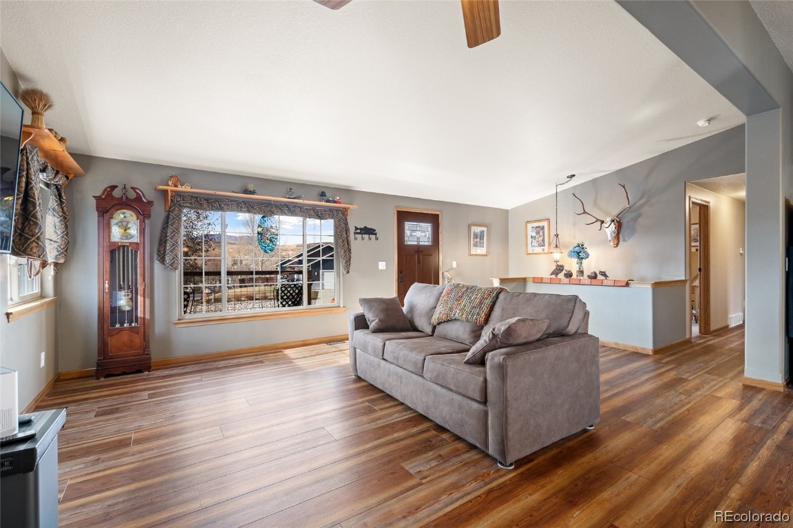 40171 Lindsay Drive, Steamboat Springs, CO 80487 Listing Photo  3