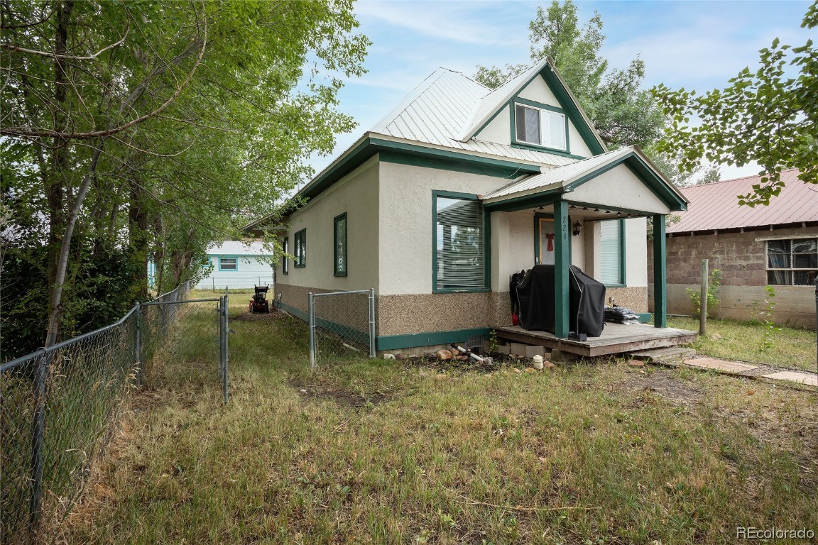221 W Lincoln Avenue, Hayden, CO 81639 Listing Photo  1