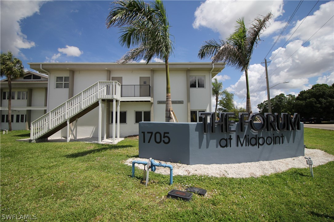 1705 Colonial Boulevard D2, Fort Myers, FL 33907