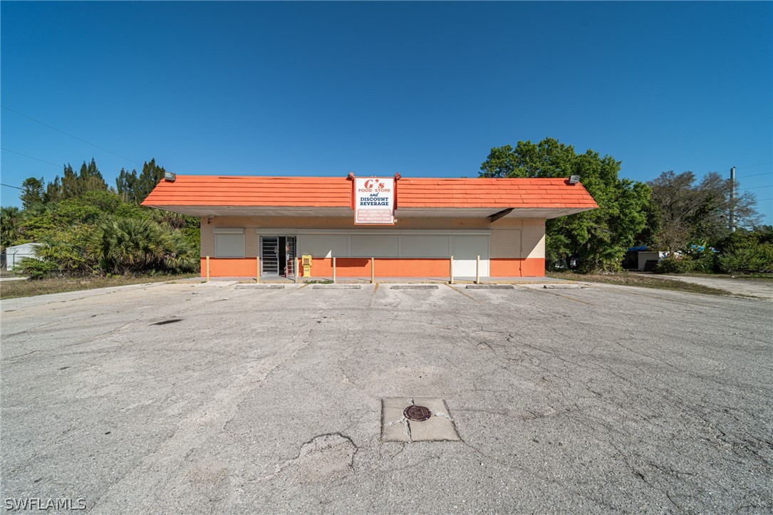 1537 Laurel Drive, North Fort Myers, FL 33917