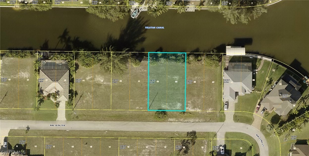 Build your dream home on this beautiful lot site in a fast growing area with new high end homes. Conveniently located within minutes to Burnt store marina, Port Charlotte and central Cape Coral.