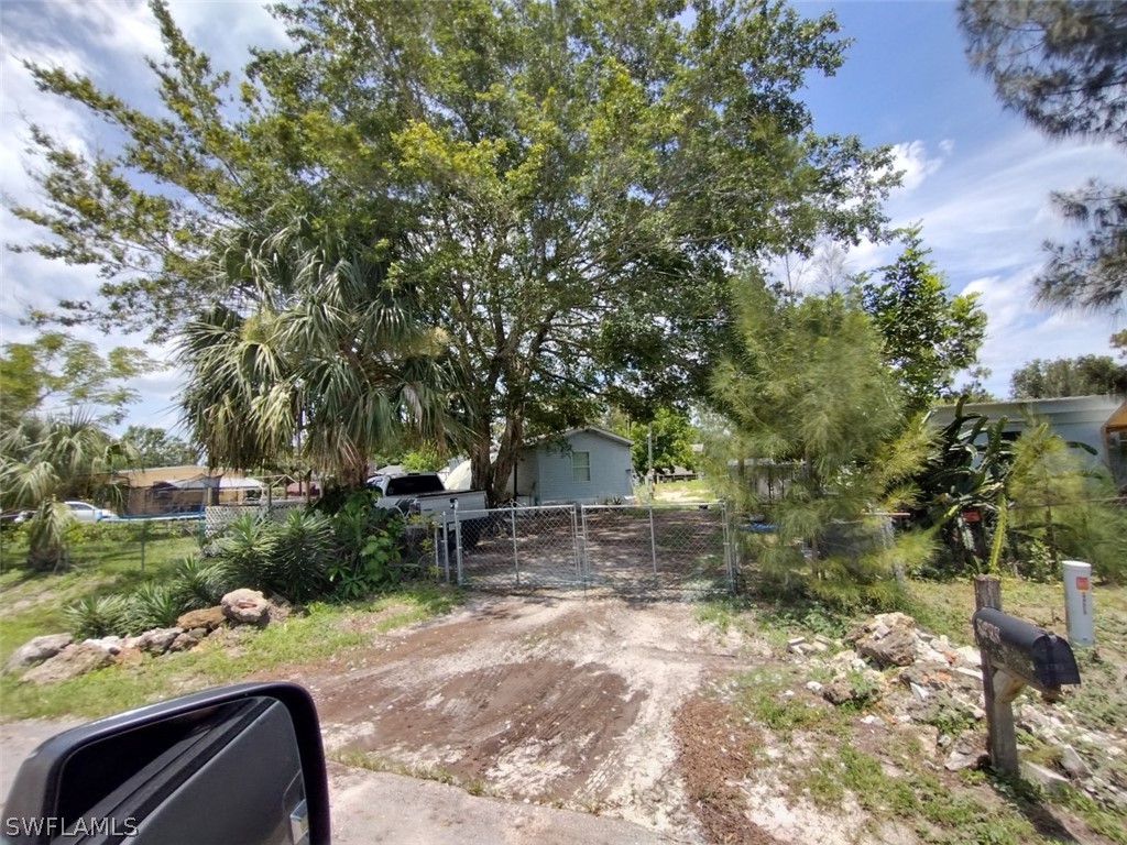 8395 Wooley Drive, North Fort Myers, FL 33917