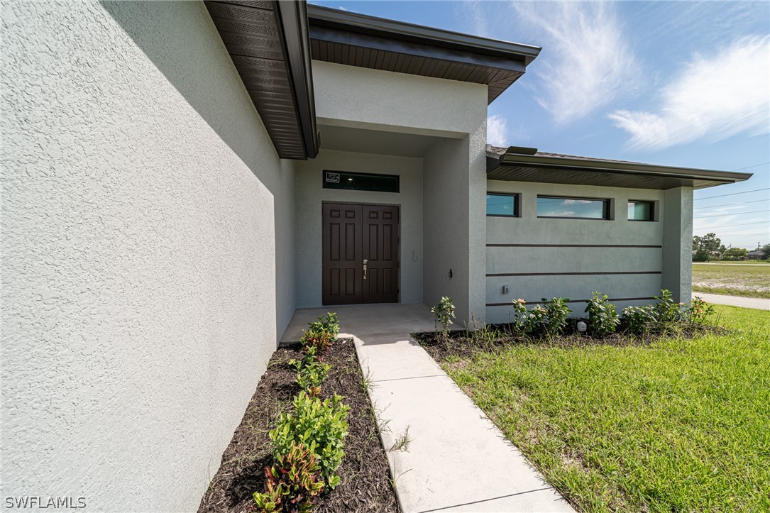 2314 NW 33rd Place, Cape Coral, FL 33993