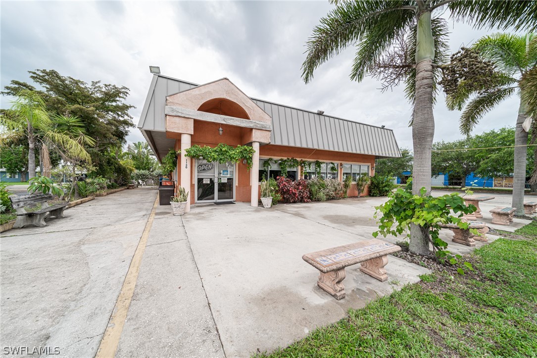 1130 N Tamiami Trail, North Fort Myers, FL 33903