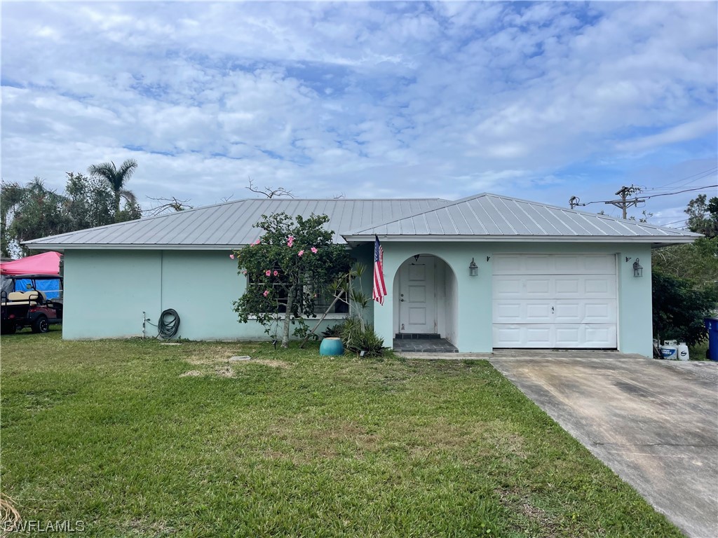 2241 Club House Road, North Fort Myers, FL 33917