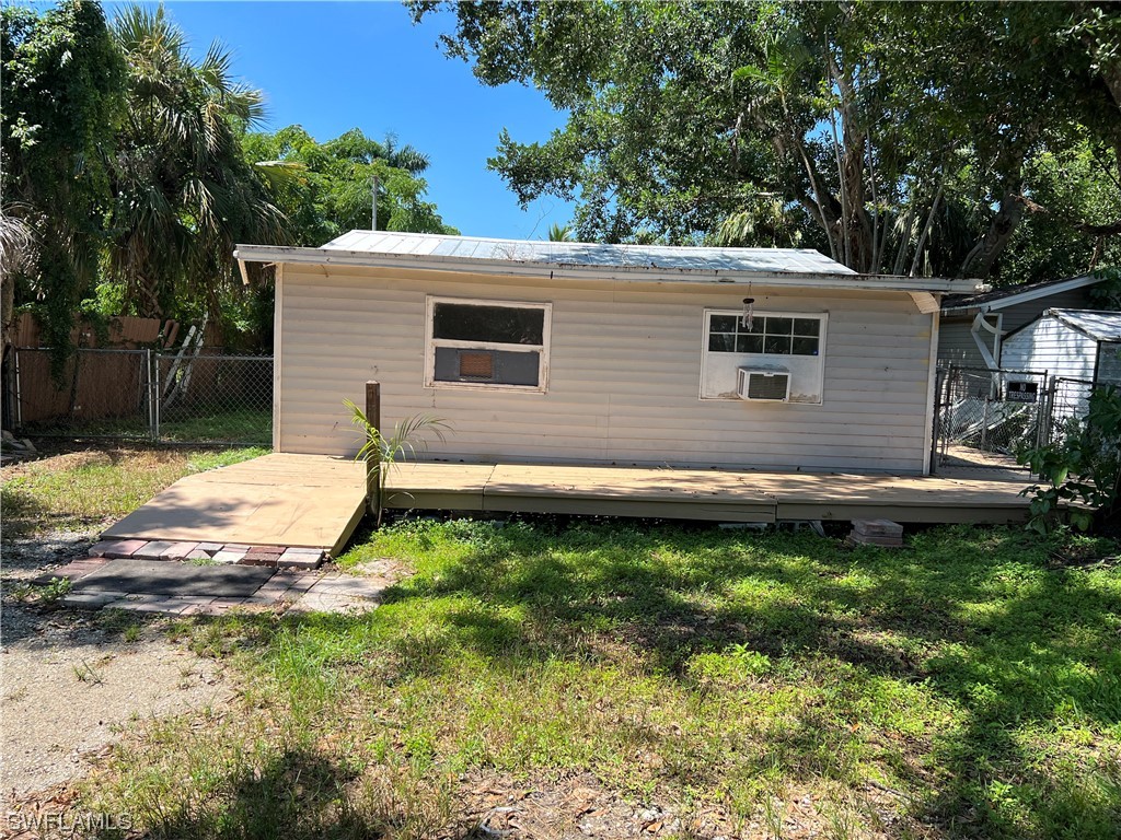 1111 4th Way, North Fort Myers, FL 33903
