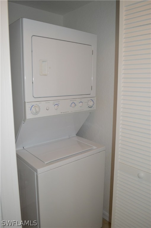 Stack washer/ dryer for your convenience