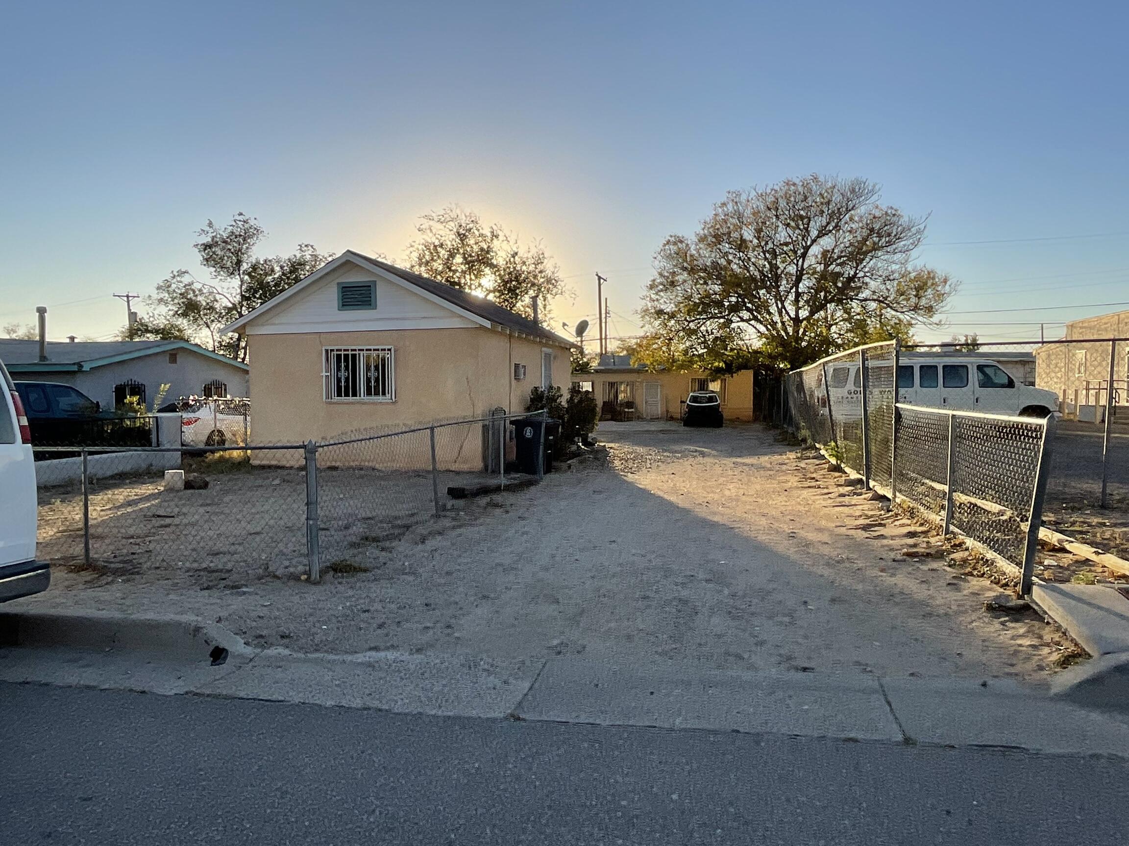 1709 Walter Street SE, Albuquerque, NM 87102