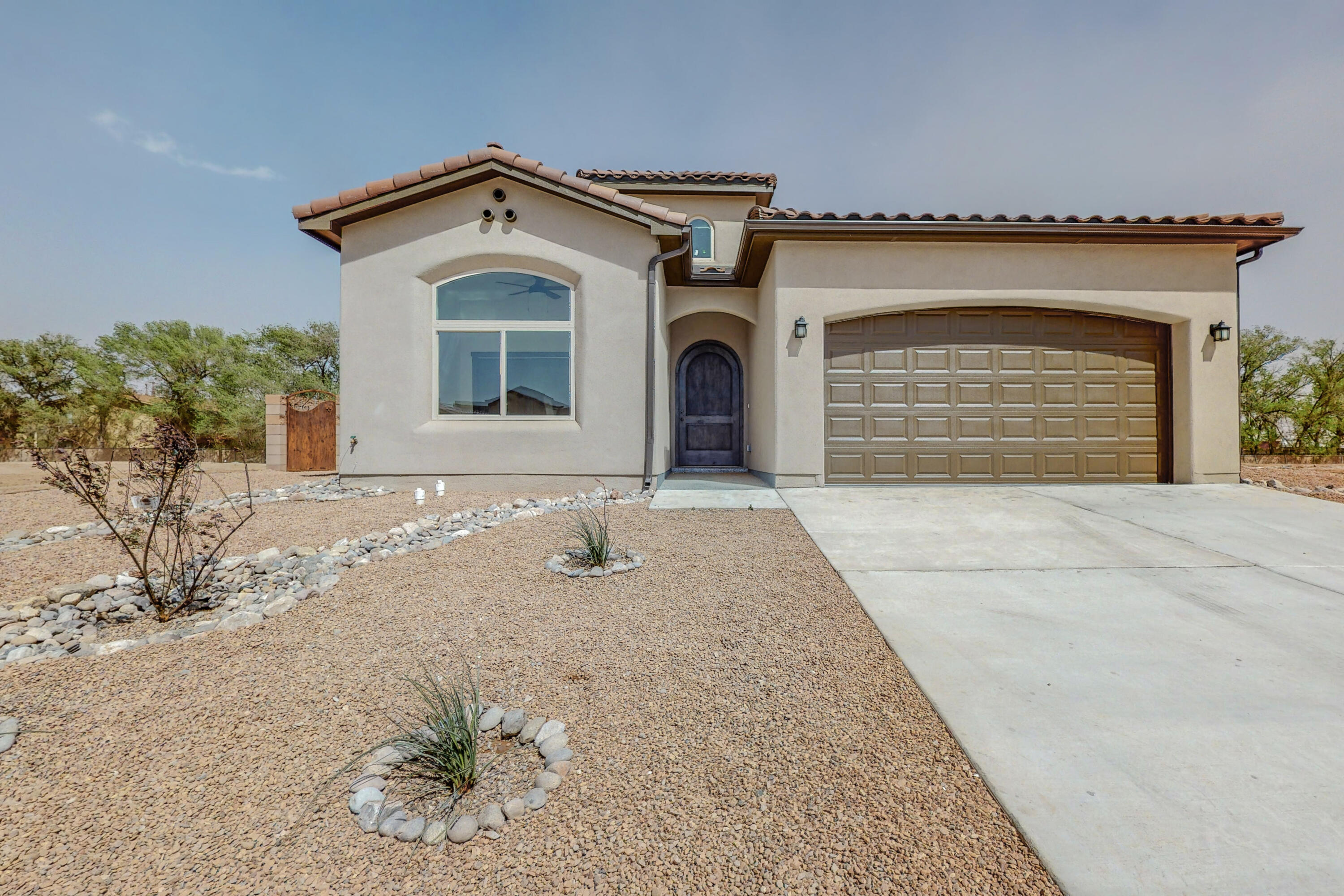 446 Dennis Court NE, Los Lunas, NM 87031