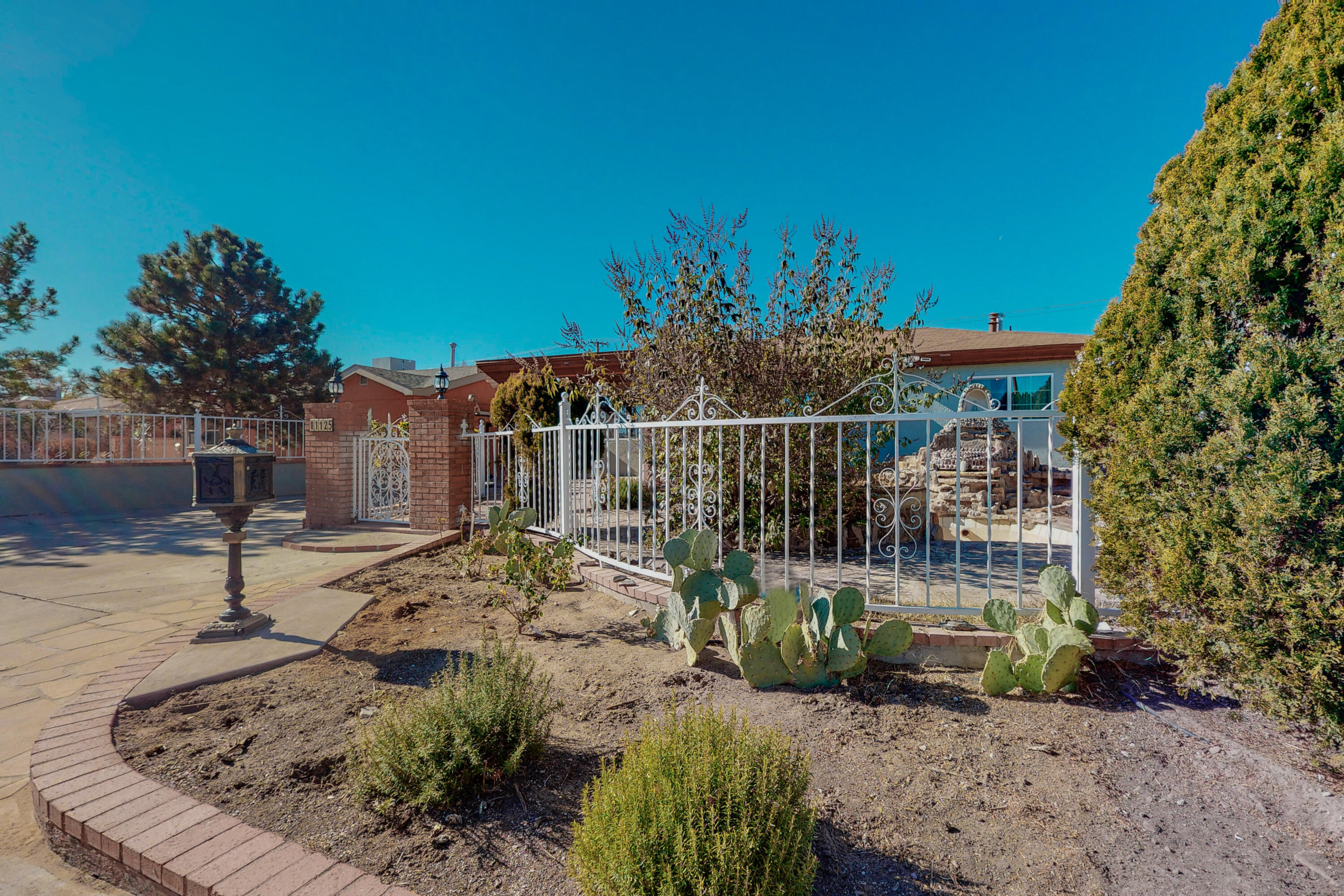 1125 Palisades Drive NW, Albuquerque, NM 87105