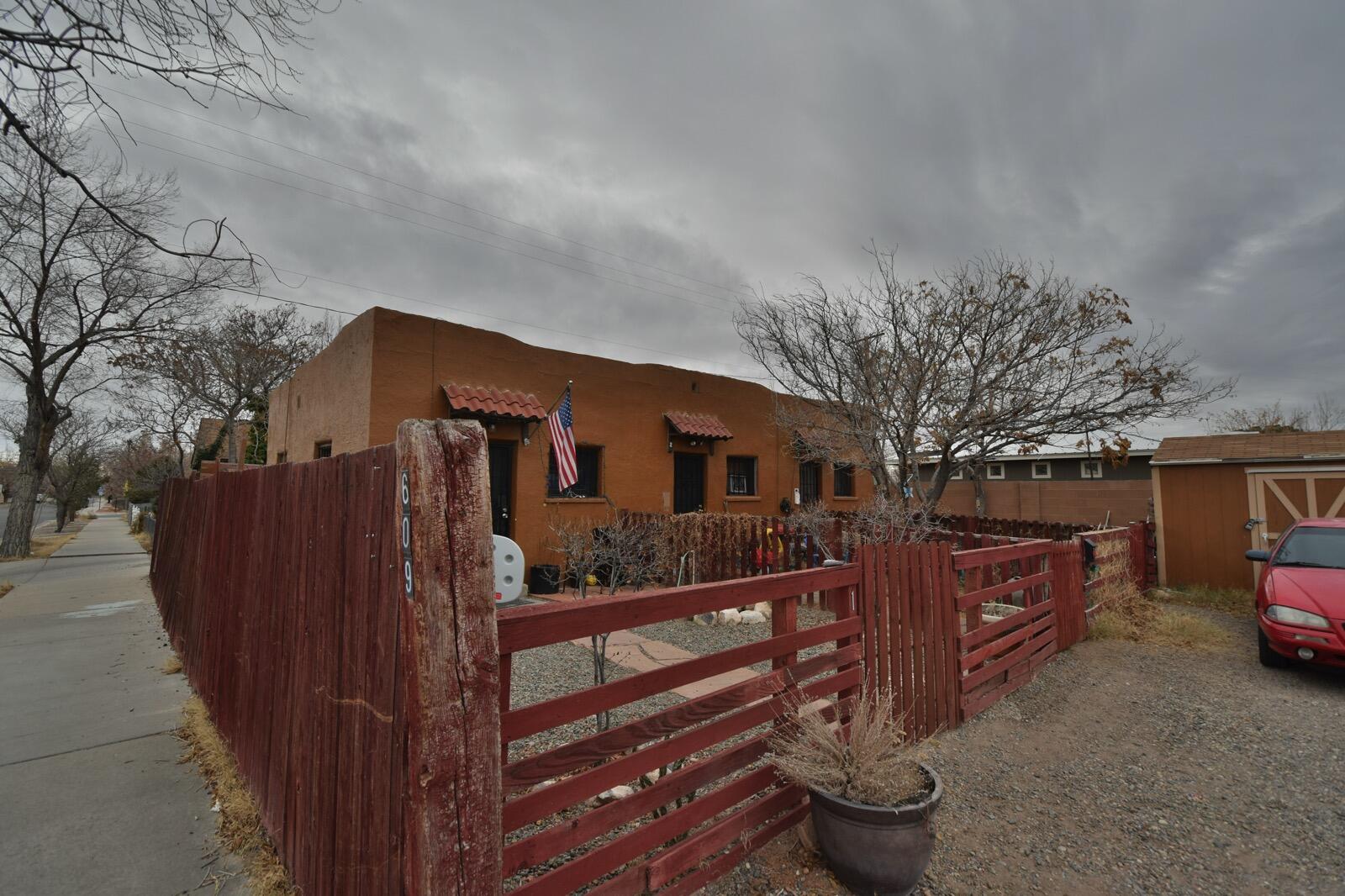 609 5Th Street SW, Albuquerque, NM 87102
