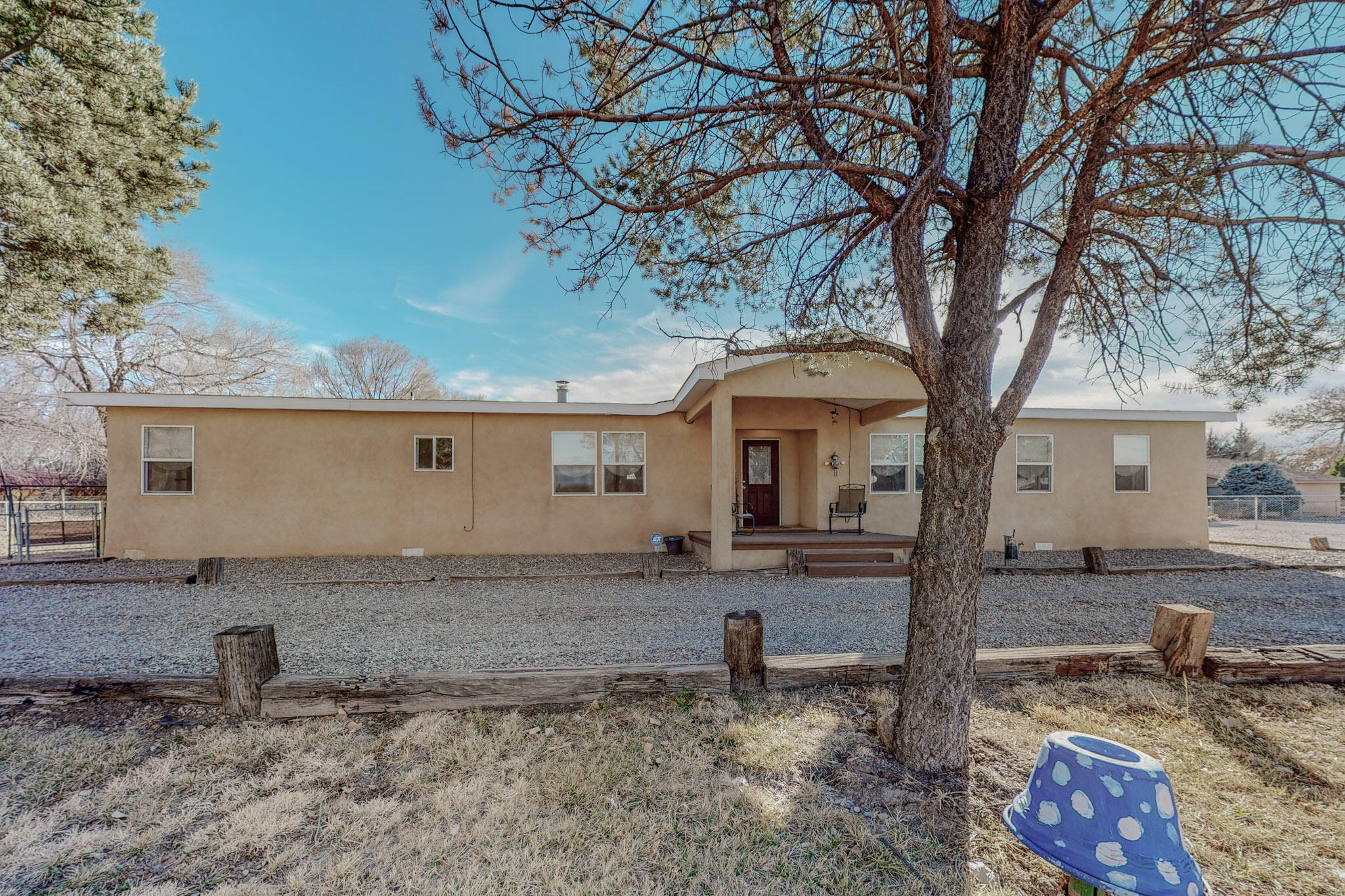 36 Vegas Road, Los Lunas, NM 87031