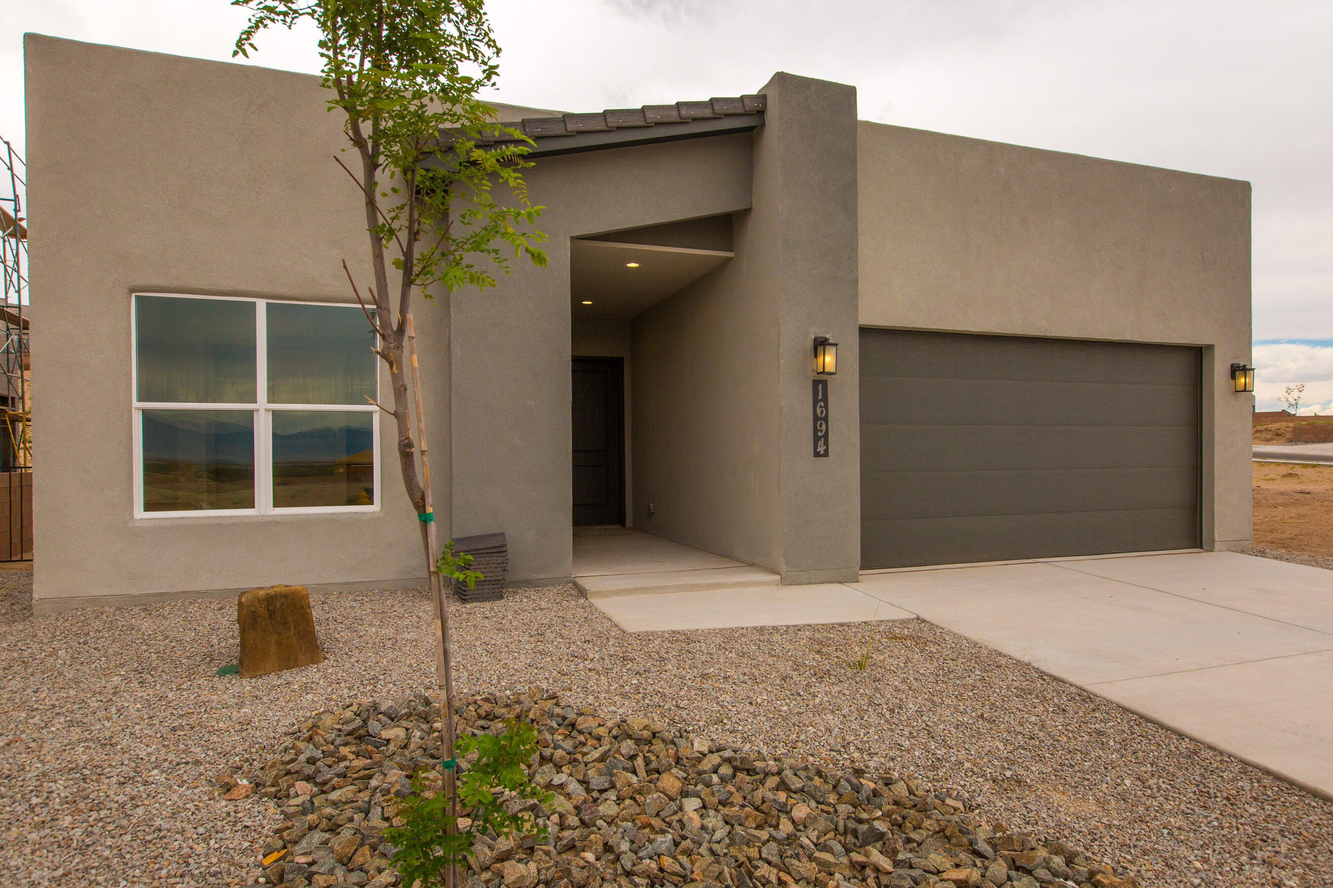 1694 Tesoro Loop, Los Lunas, NM 87031