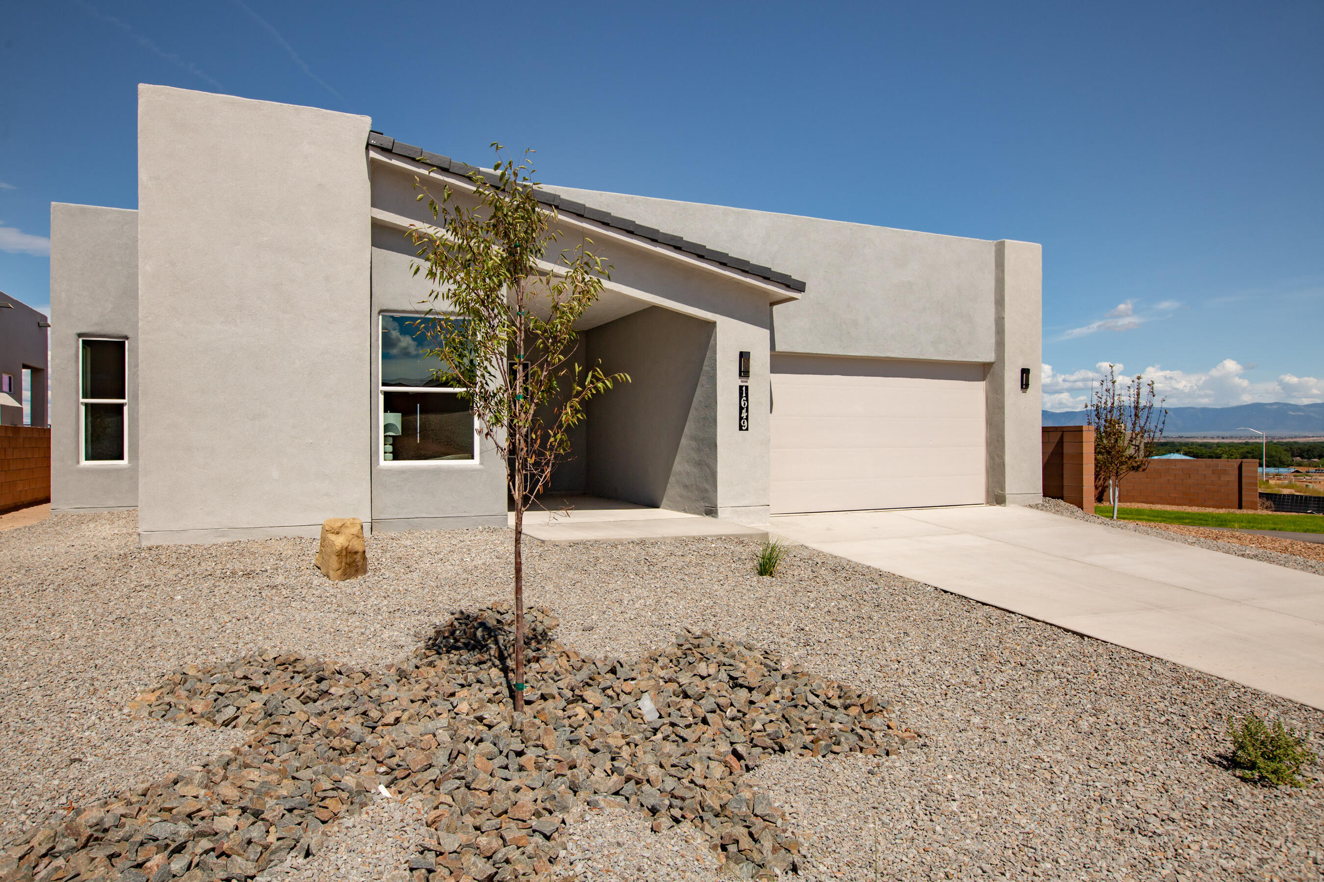 1649 Tesoro Loop, Los Lunas, NM 87031