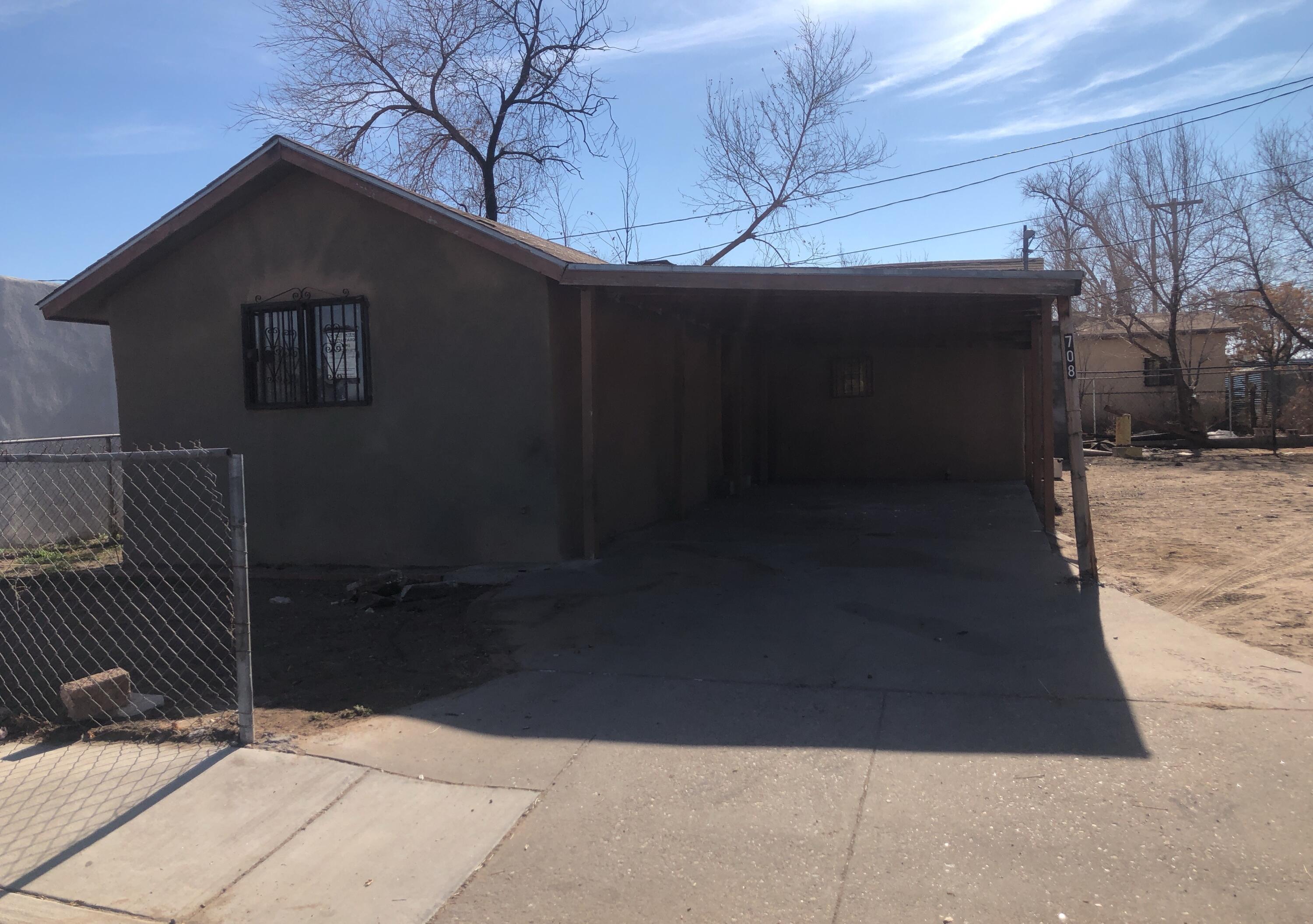 708 Anderson Avenue SE, Albuquerque, NM 87102