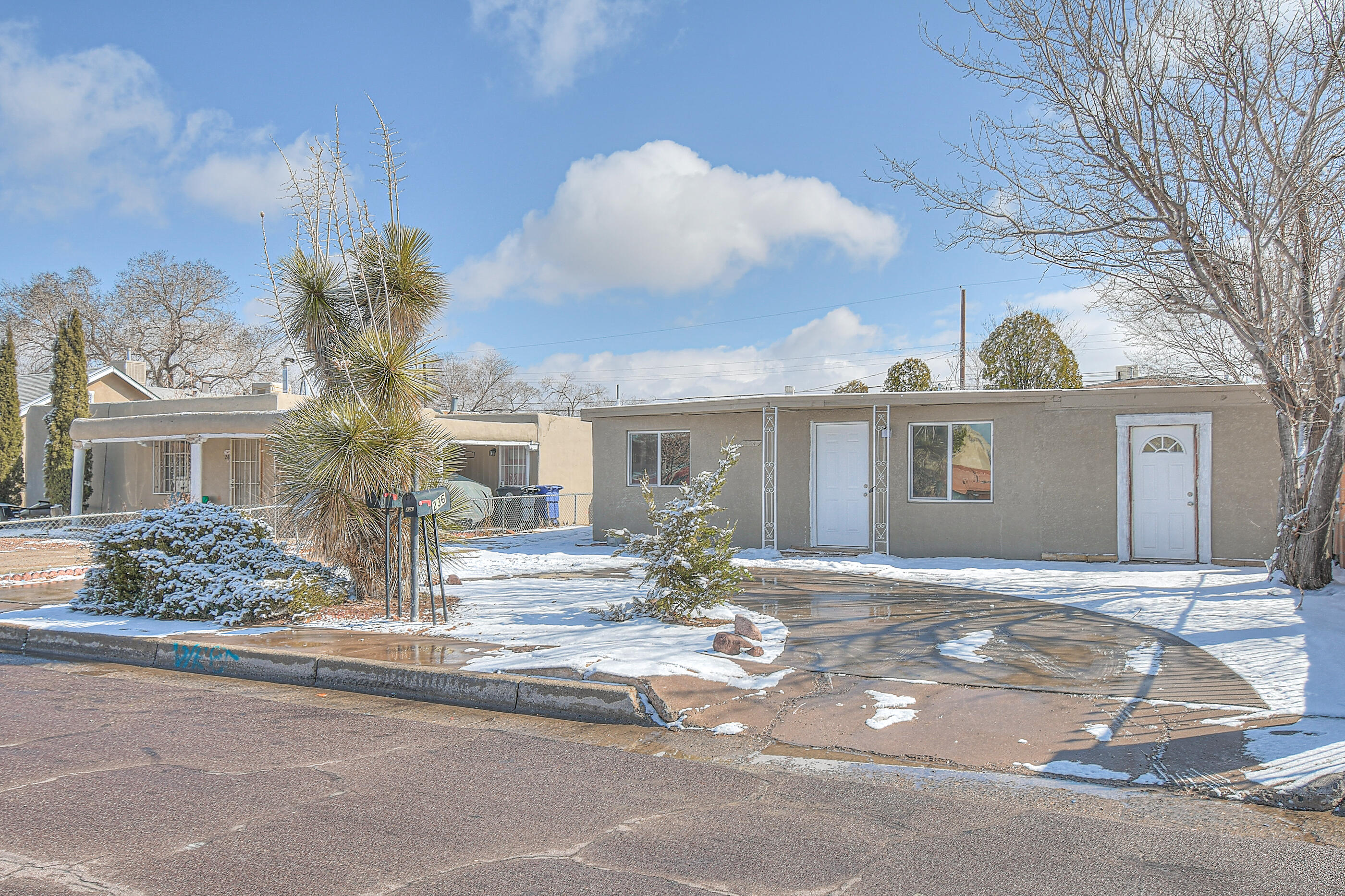 236 Rhode Island Street NE, Albuquerque, NM 87108