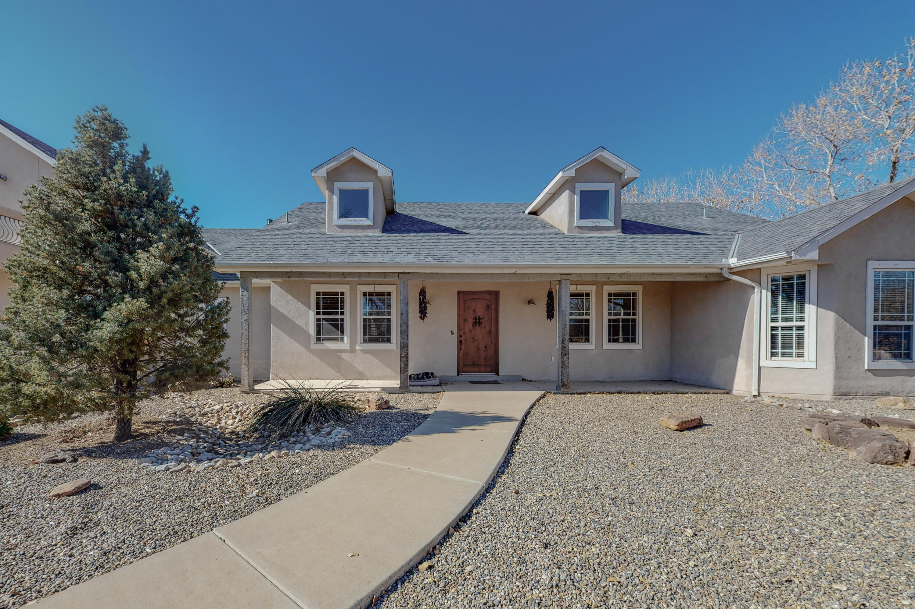 10 Frontier Court, Peralta, NM 87042