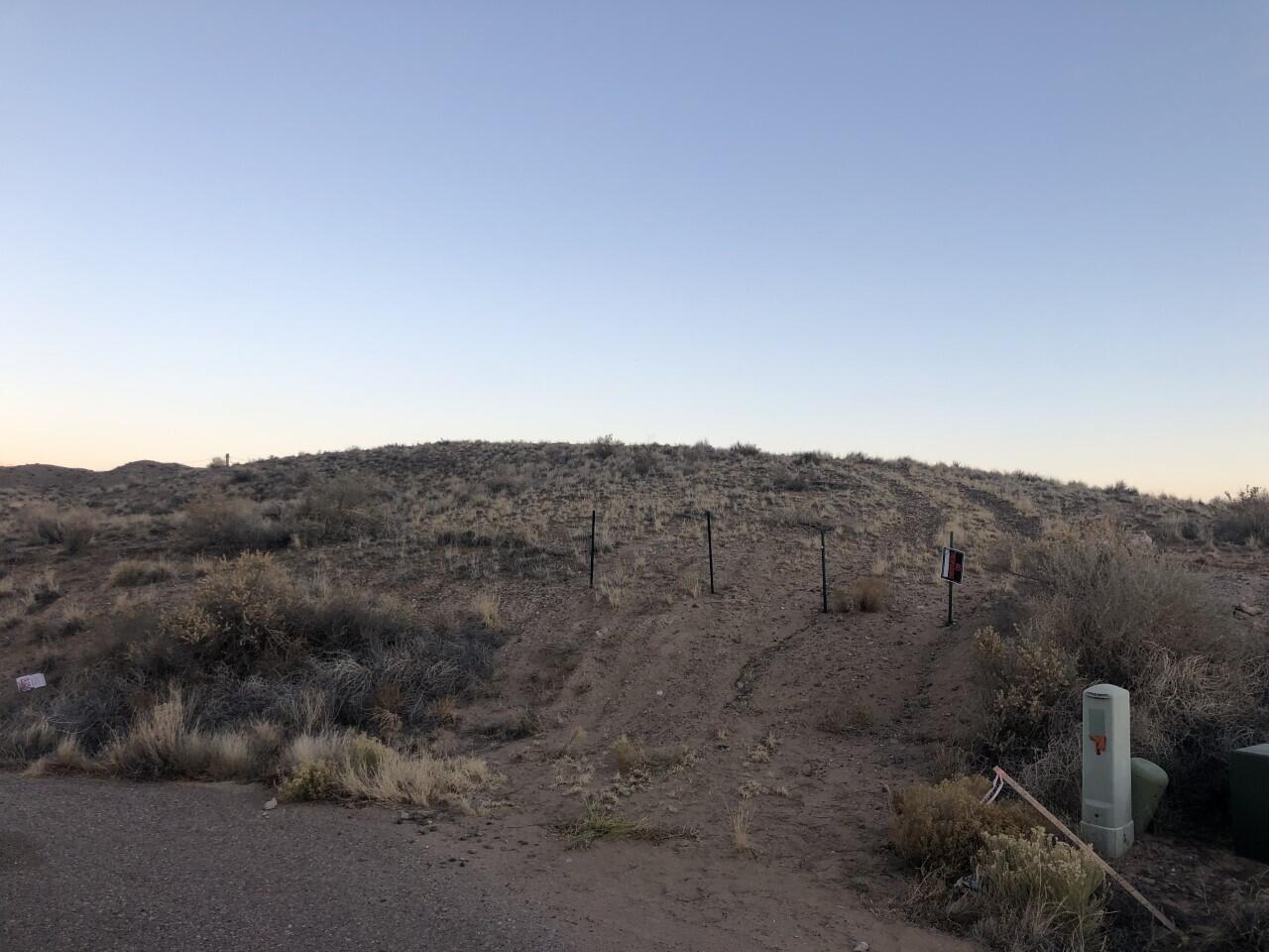 10 Loma Cordorniz Court, Peralta, NM 87042