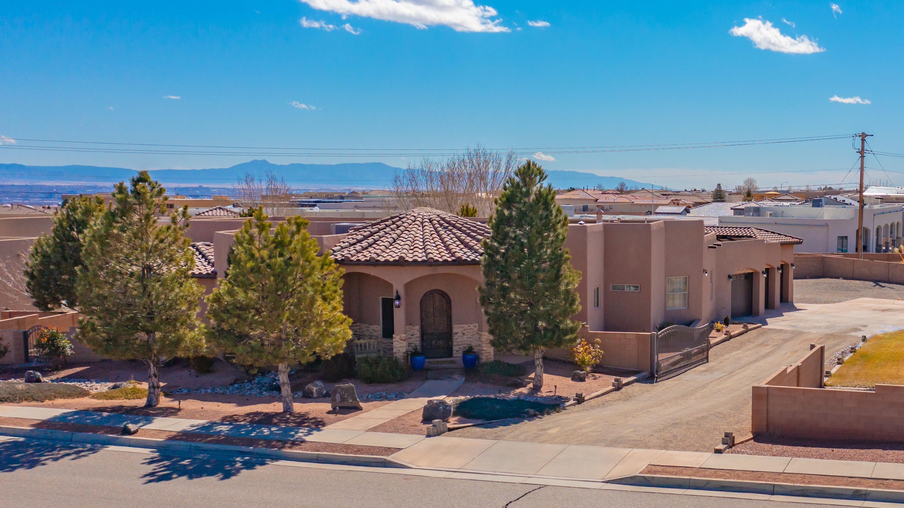 8028 Monte Carlo Drive NW, Albuquerque, NM 87120