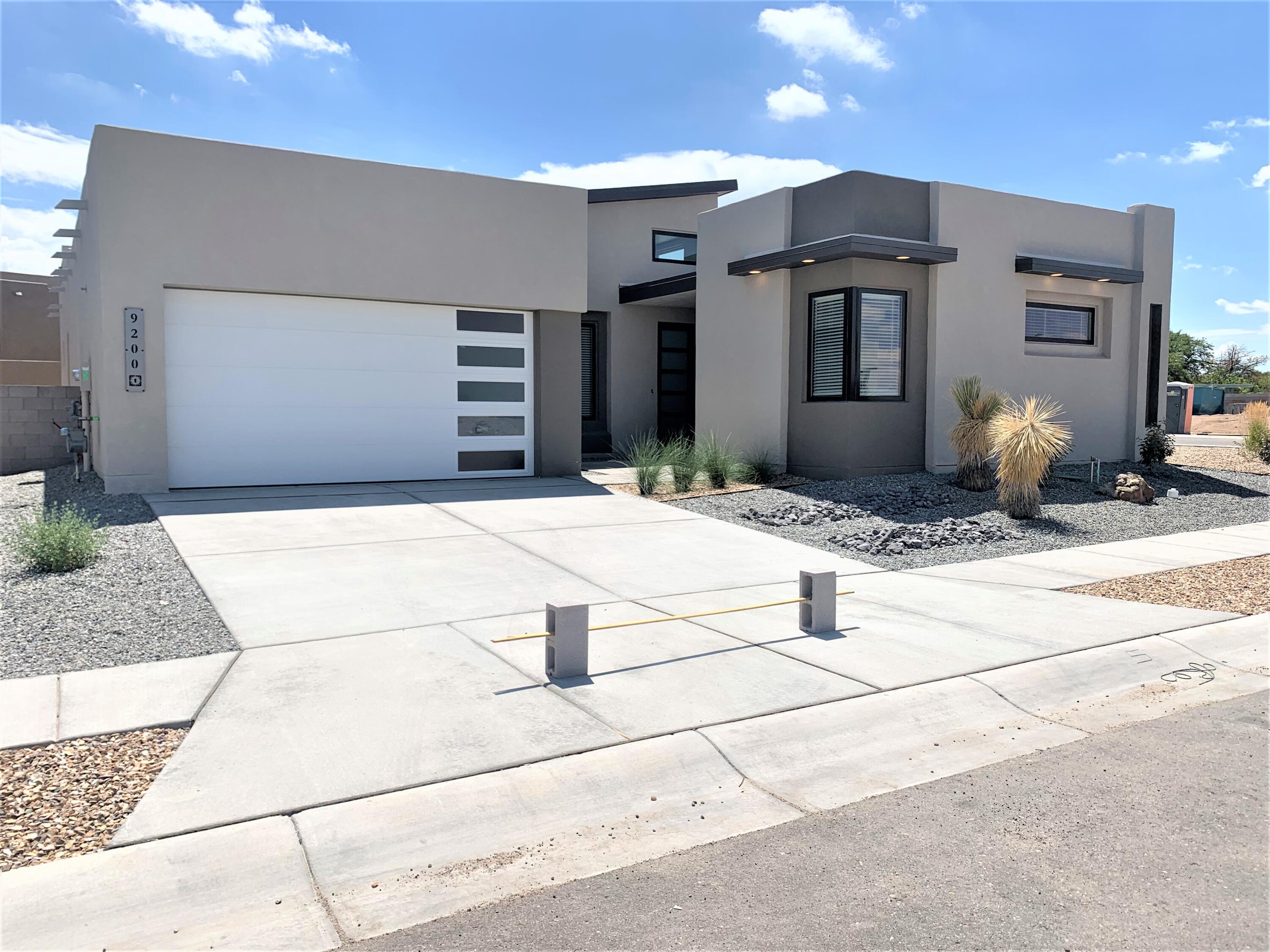 9200 Balloon Glow Lane NE, Albuquerque, NM 87113