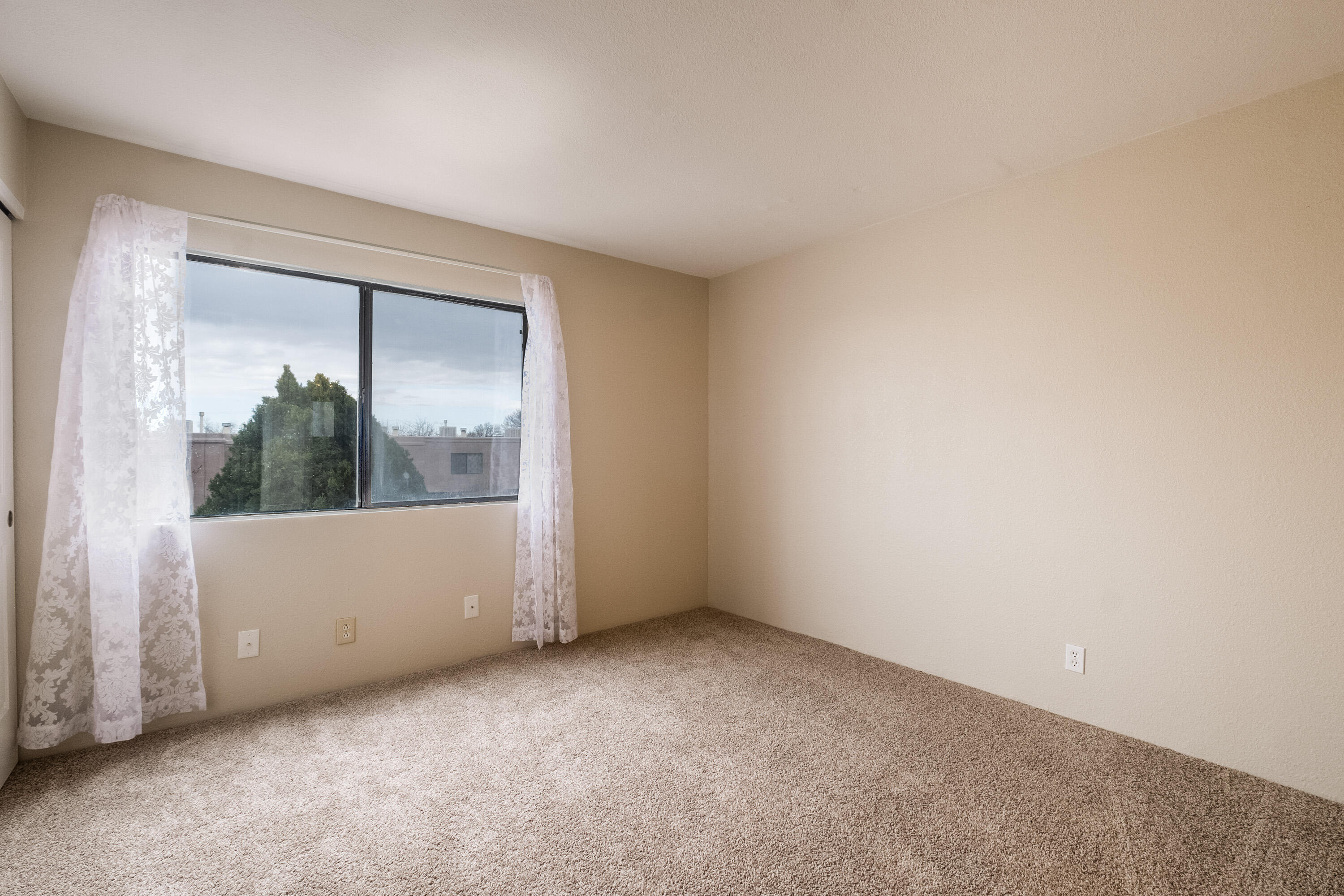 3301 Monroe Street NE G82