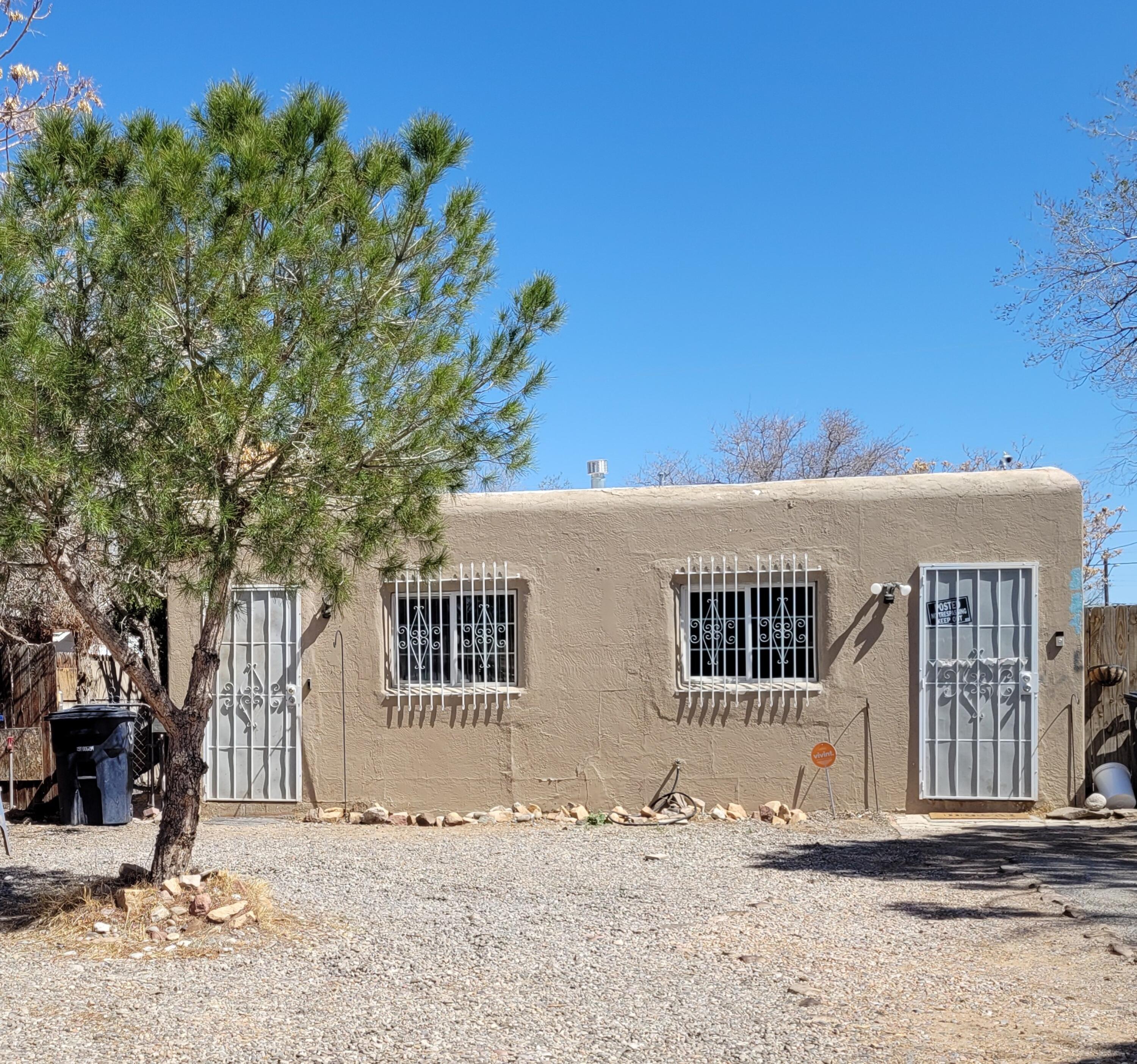 334 Charleston Street SE, Albuquerque, NM 87108