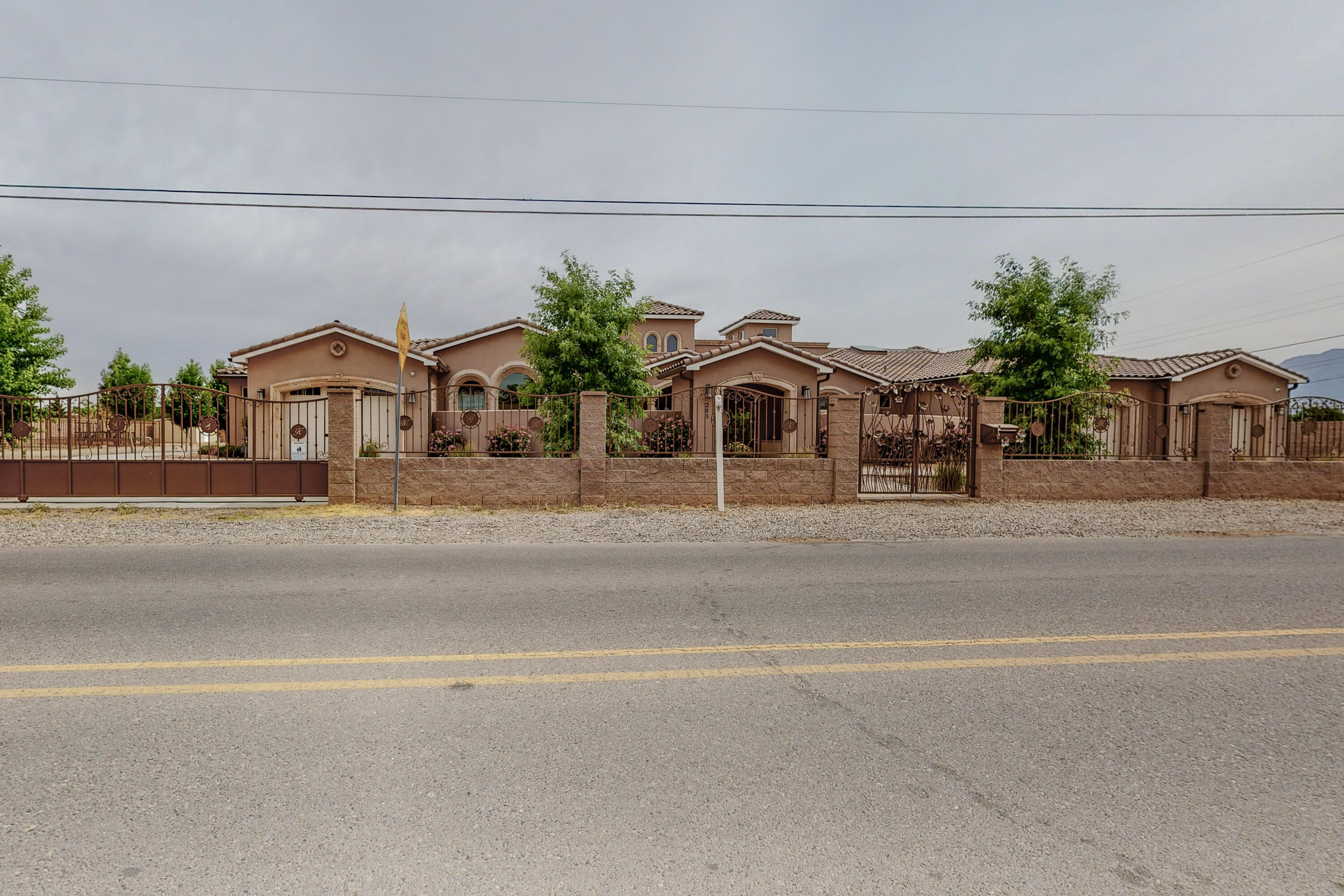 203 Ranchitos Road NW, Albuquerque, NM 87114