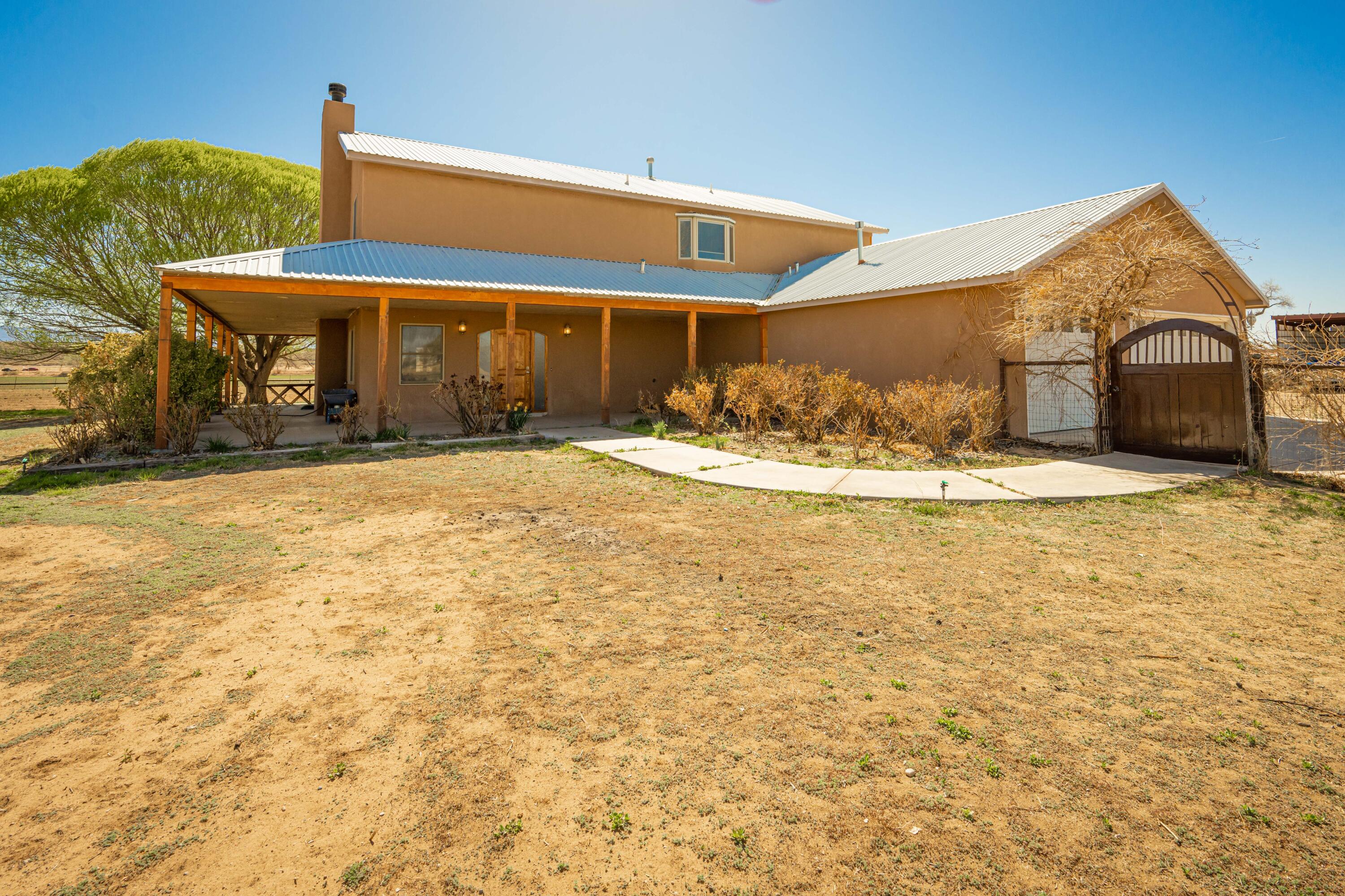 40 Vista Colinas, Los Lunas, NM 87031
