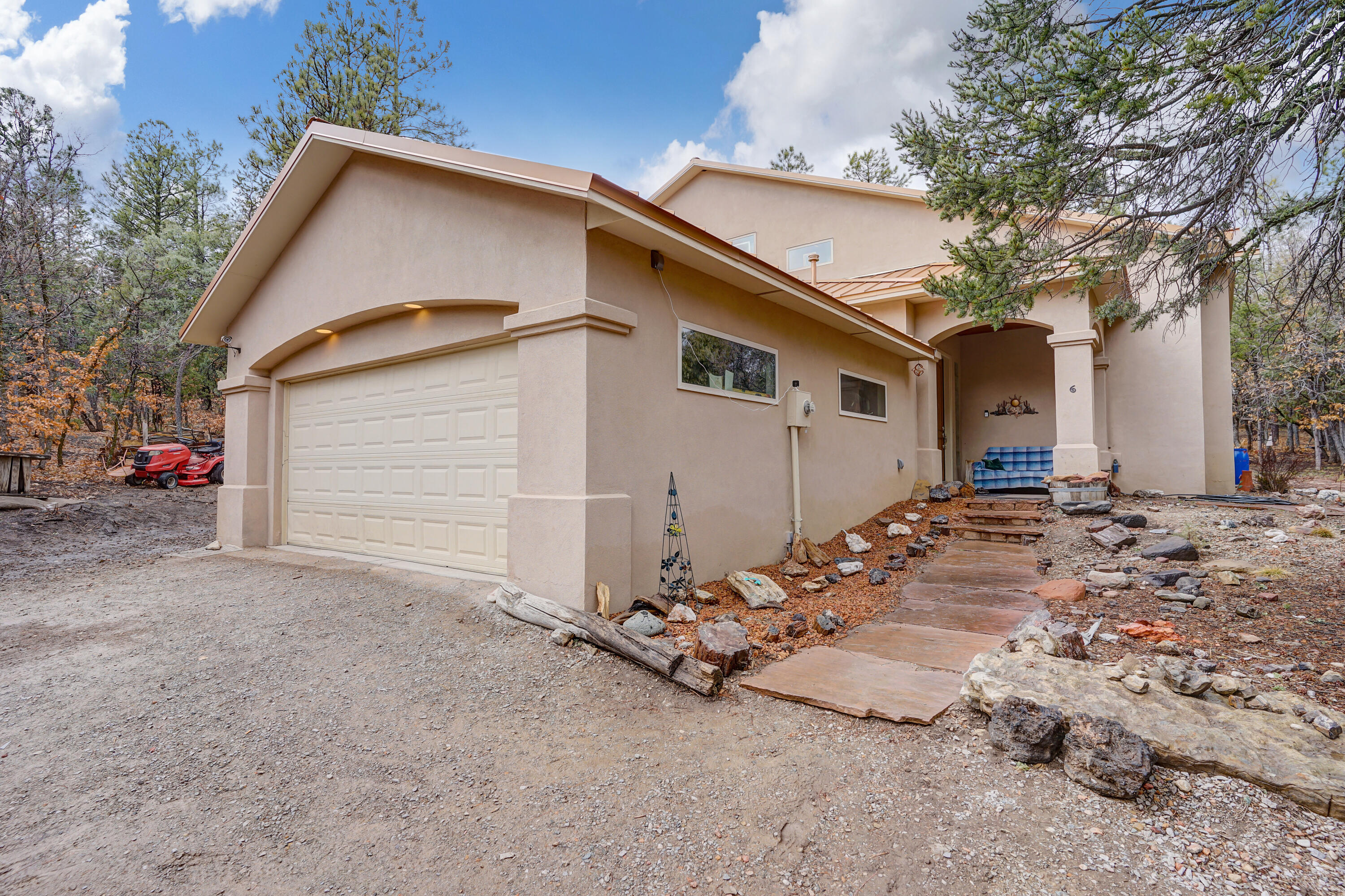 6 Whipporwill Lane, Tijeras, NM 87059