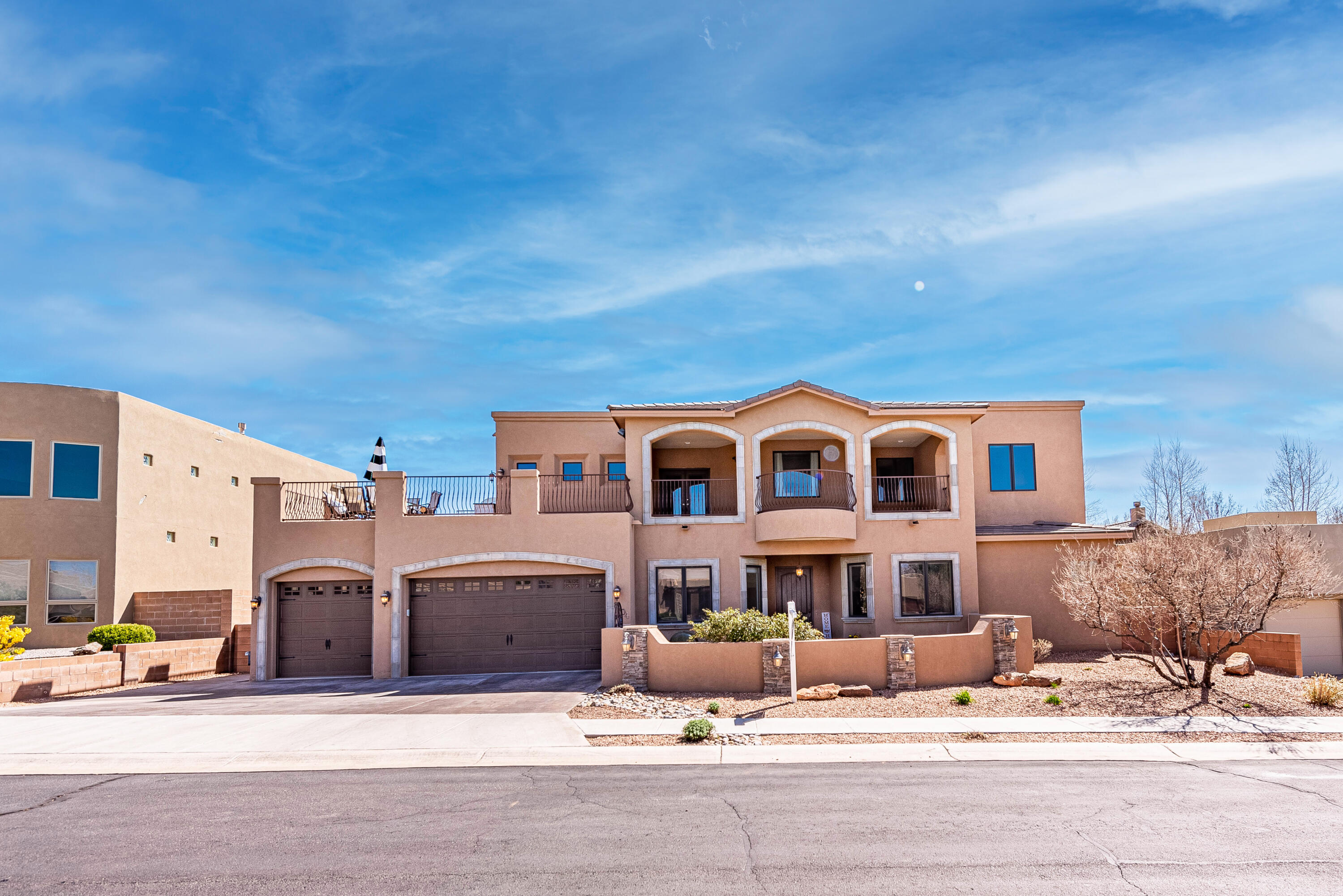 8104 Via Encantada Drive NE, Albuquerque, NM 87122