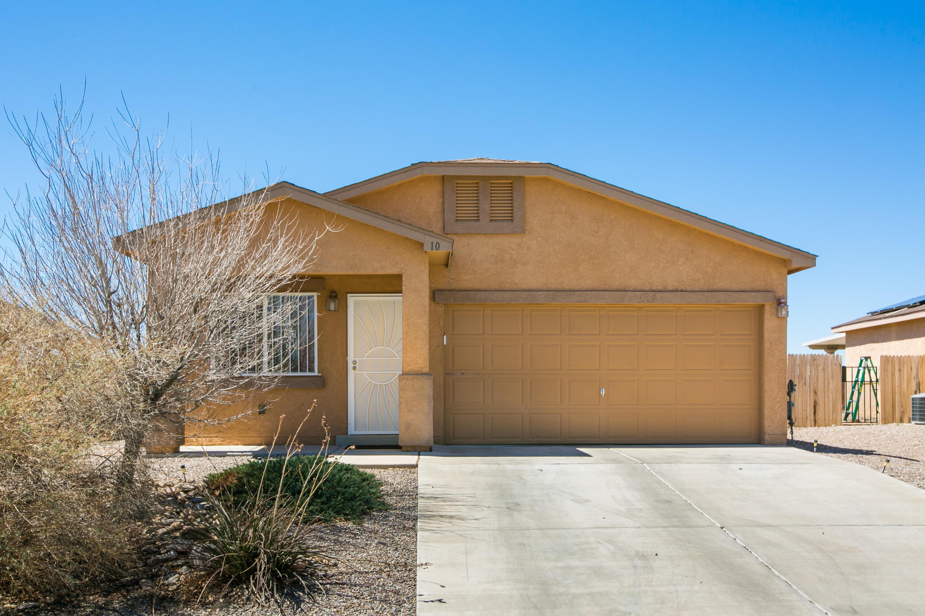 10 Tome Vista Drive, Los Lunas, NM 87031