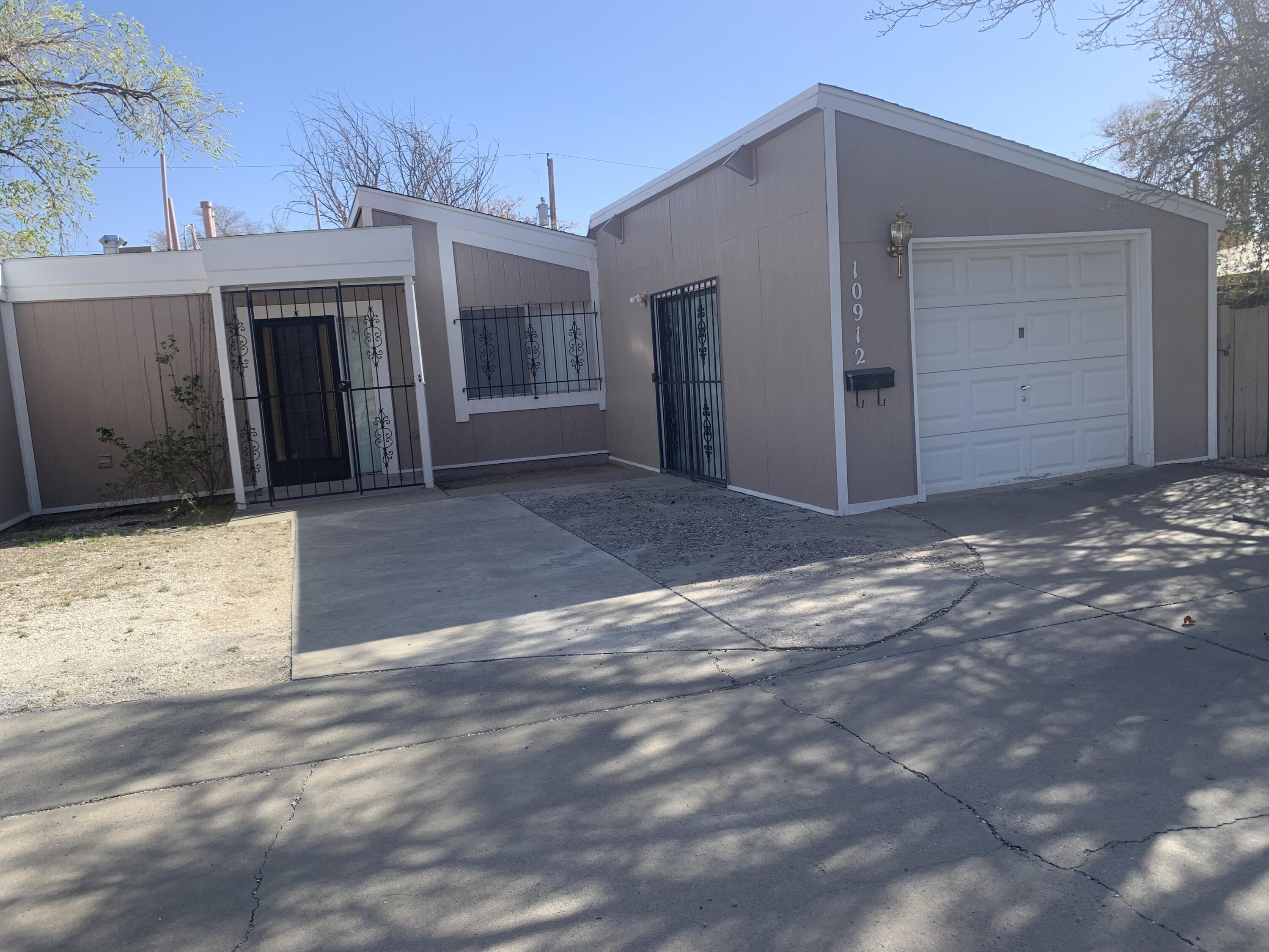 10912 Candelaria Road NE, Albuquerque, NM 87112