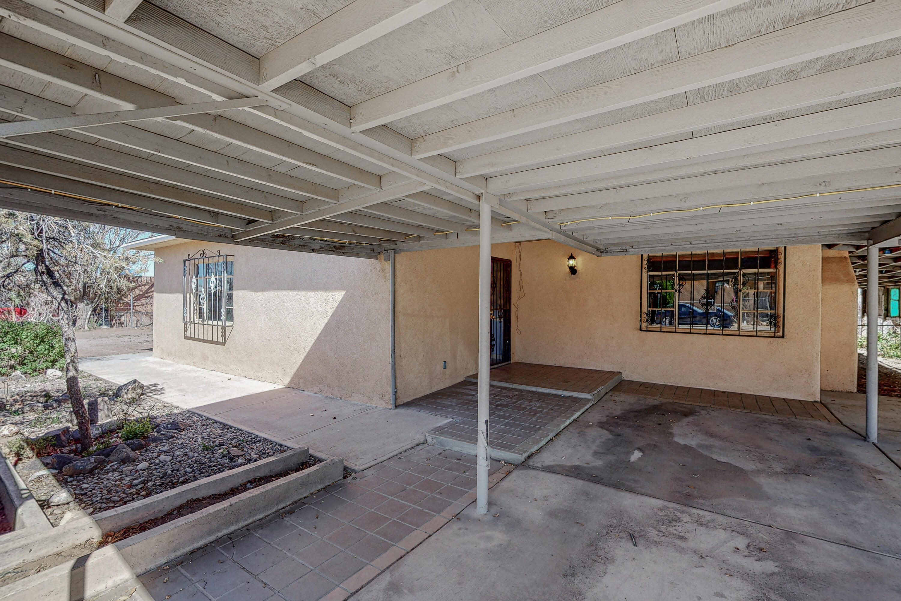 3111 Draxton Avenue SW, Albuquerque, NM 87105