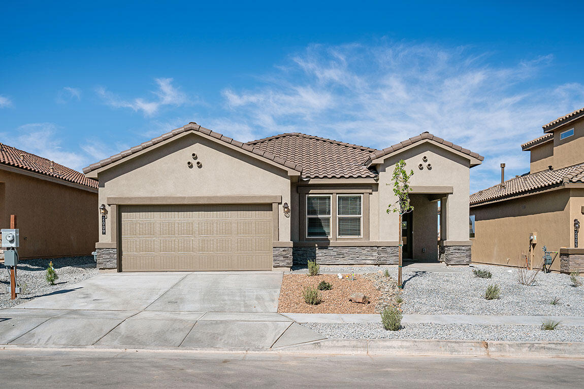 1976 Tesoro Loop NW, Los Lunas, NM 87031