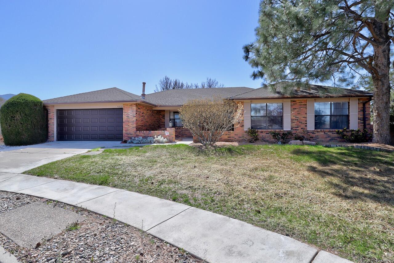 9332 Layton Loop NE, Albuquerque, NM 87111
