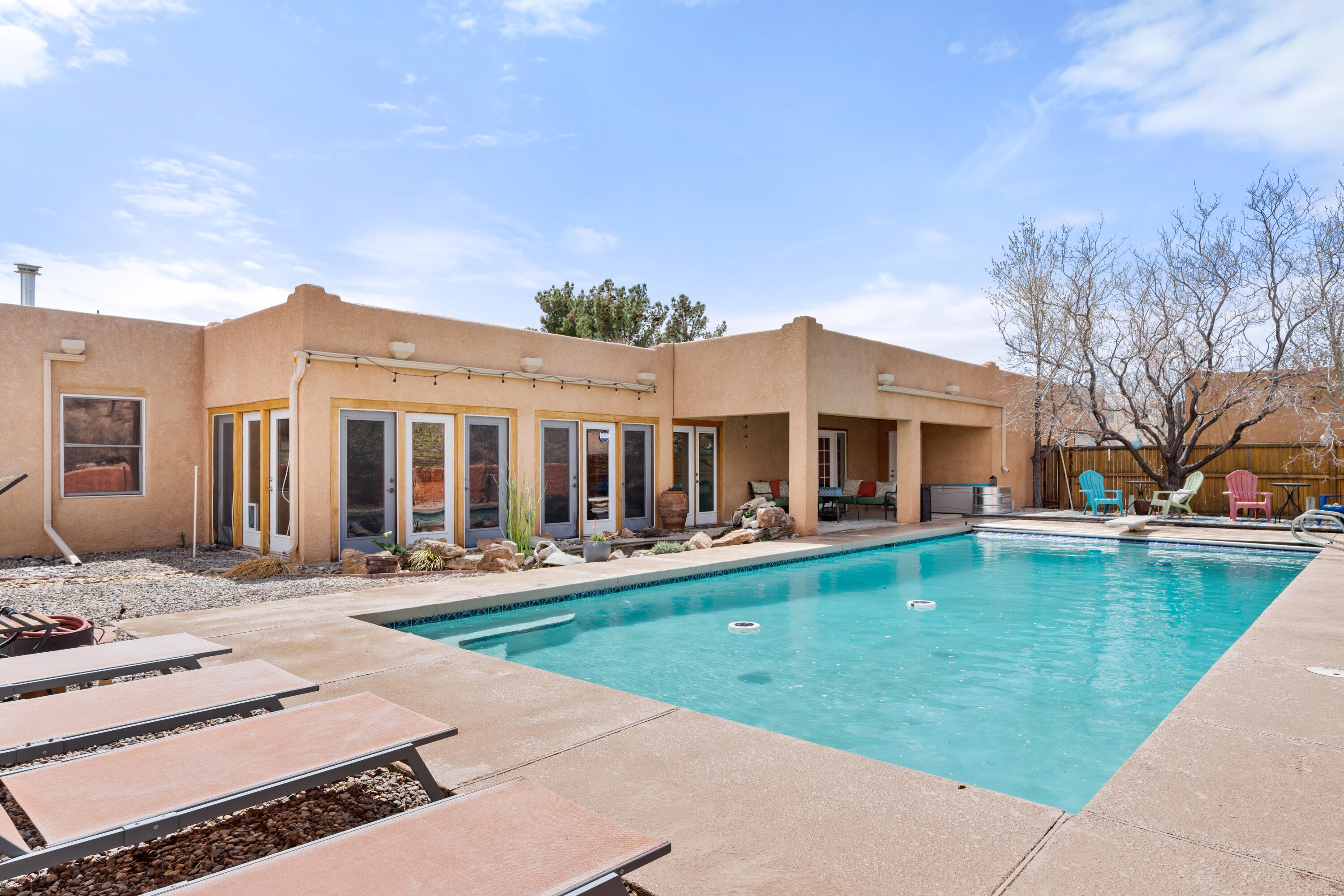 925 Saratoga Drive NE, Rio Rancho, NM 87144