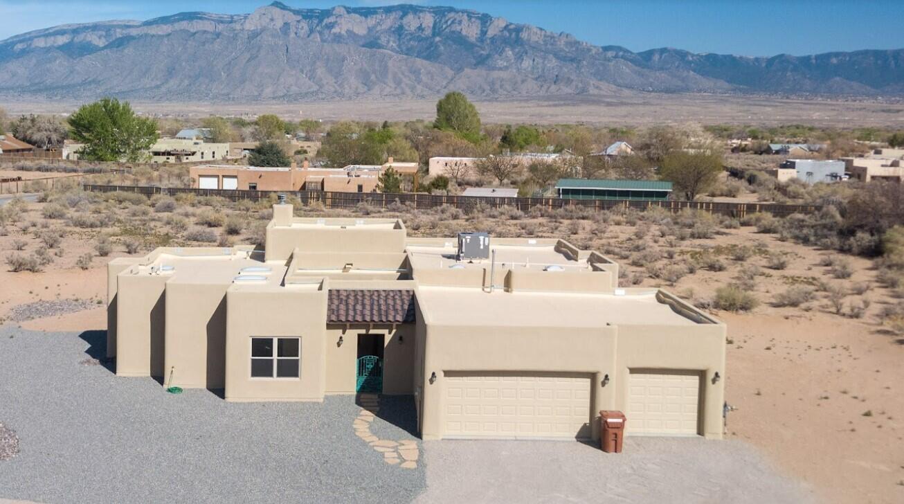 953 Camino Sin Pasada Street, Corrales, NM 87048