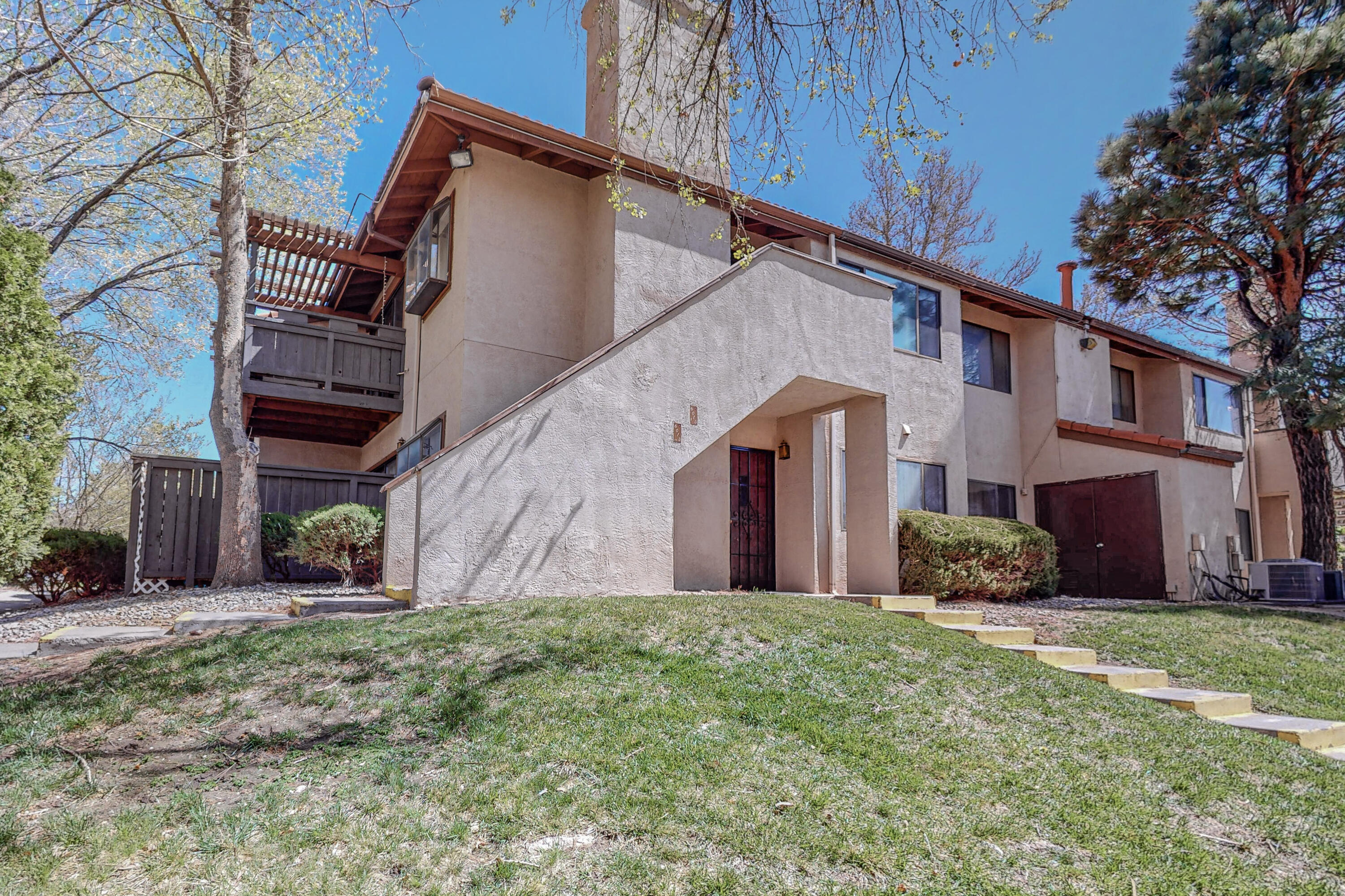 6015 Mckinney Drive NE, Albuquerque, NM 87109