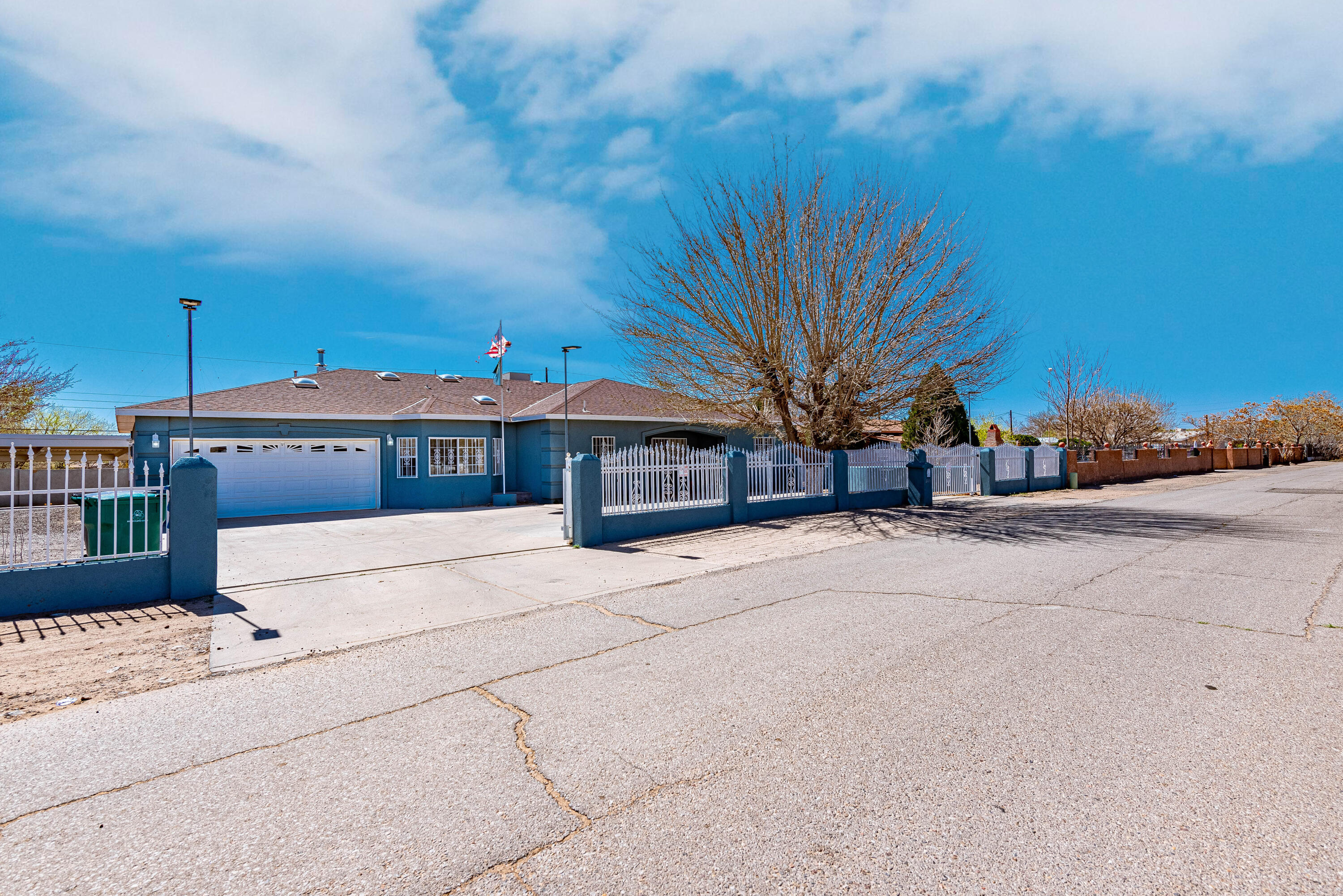4410, 4408 El Charro Place SW, Albuquerque, NM 87121