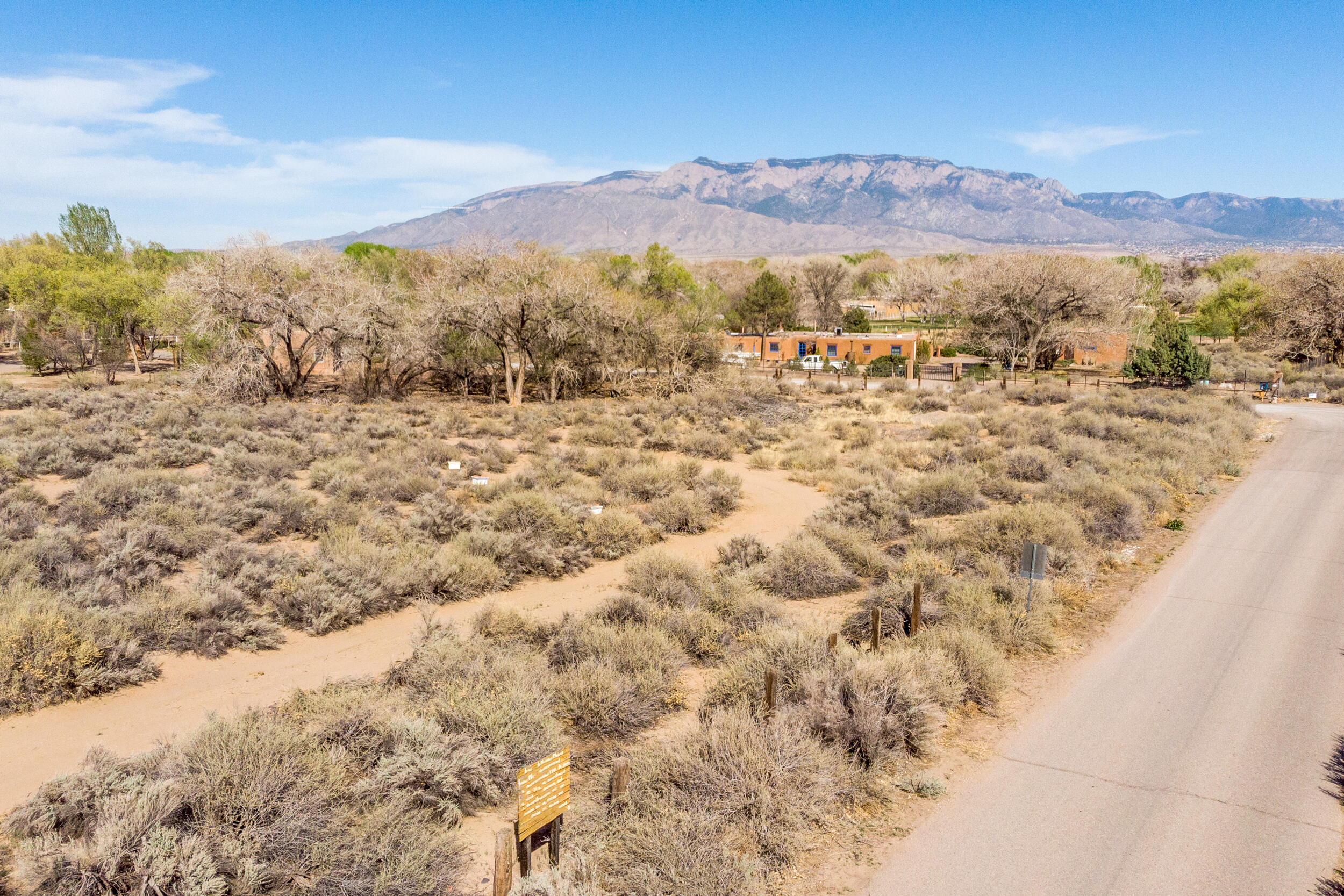 Quirks Lane, Corrales, NM 87048