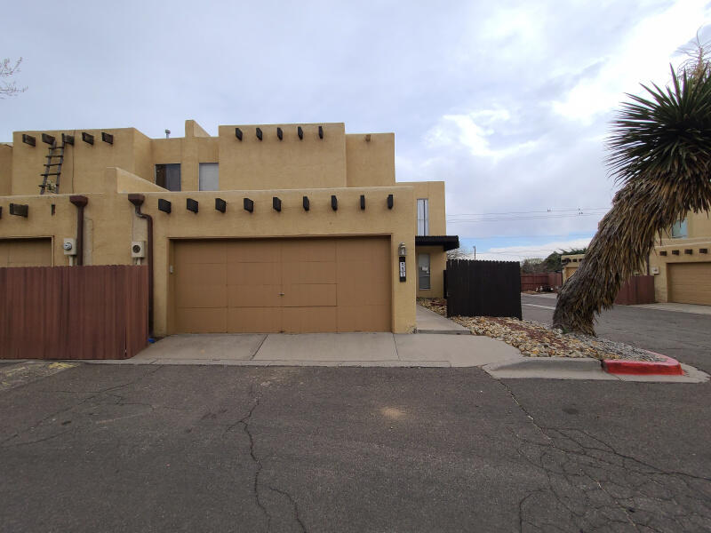 113 Calle Olas Altos NE, Albuquerque, NM 87109