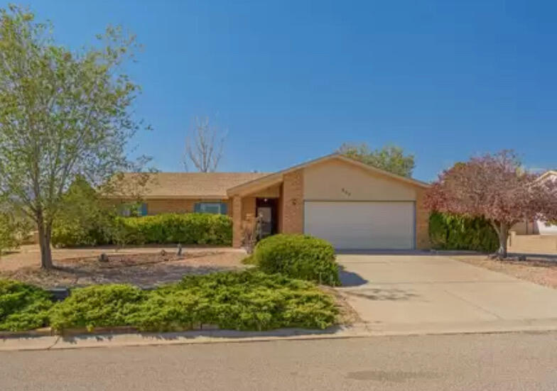 537 Longwood Loop NE, Rio Rancho, NM 87124