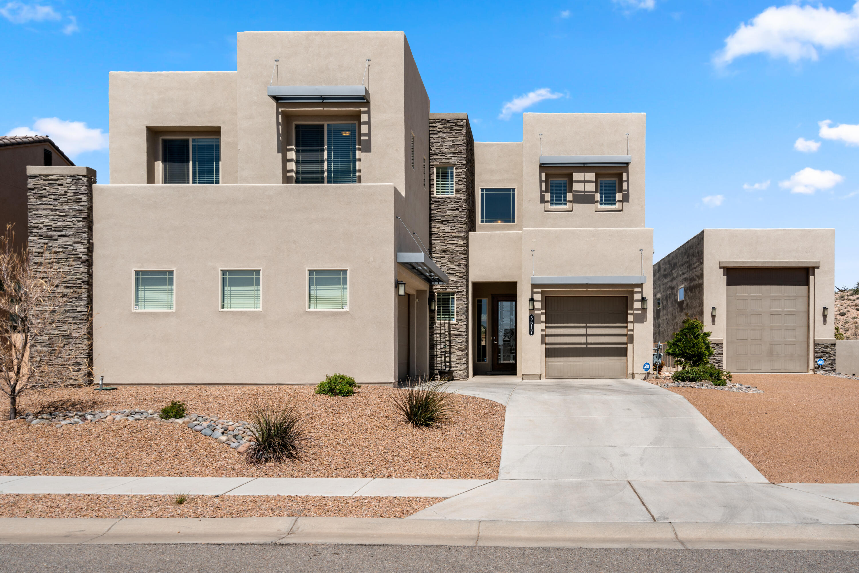 5617 Pikes Peak Loop NE, Rio Rancho, NM 87144
