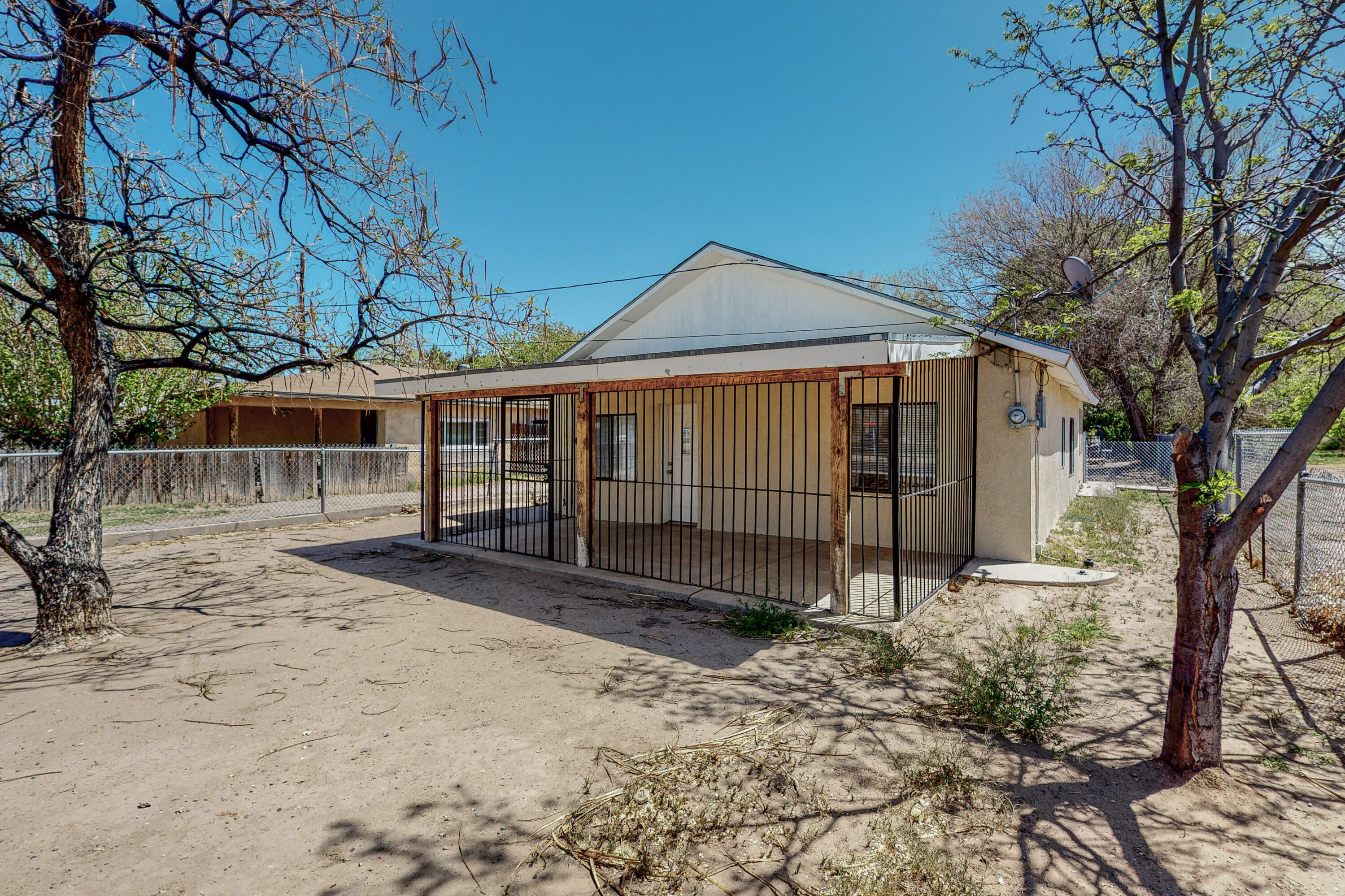 244 Atrisco Drive SW D, Albuquerque, NM 87105